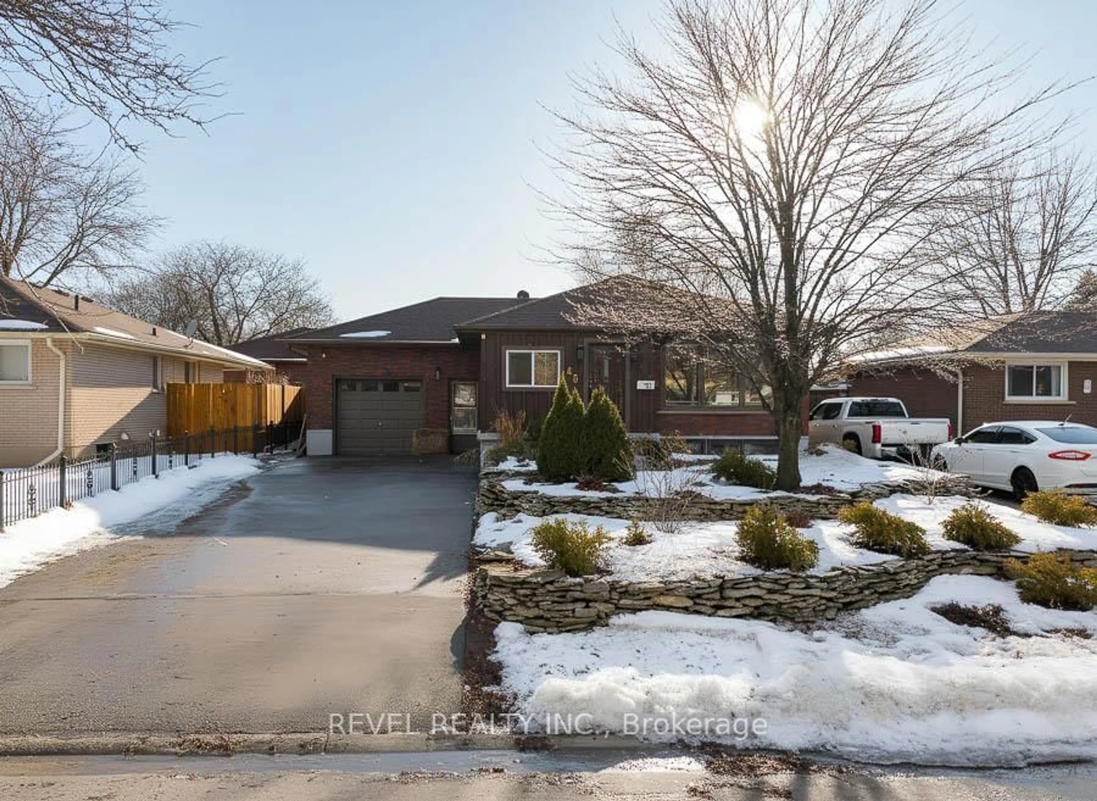 Home with brick exterior material, street for 45 Buckingham St, Brantford Ontario N3R 3B2