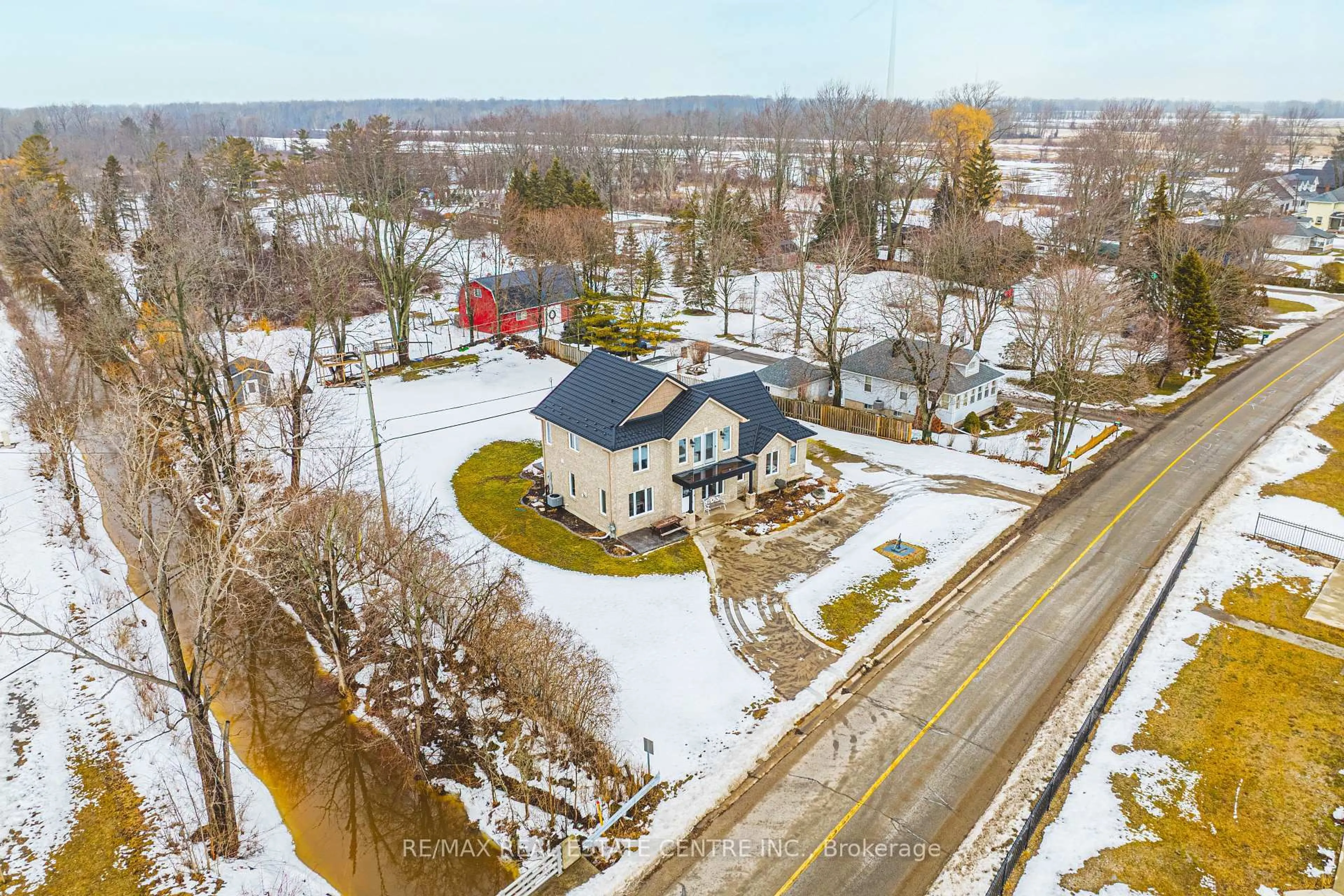 A pic from outside/outdoor area/front of a property/back of a property/a pic from drone, unknown for 2801 North Shore Dr, Haldimand Ontario N0A 1K0