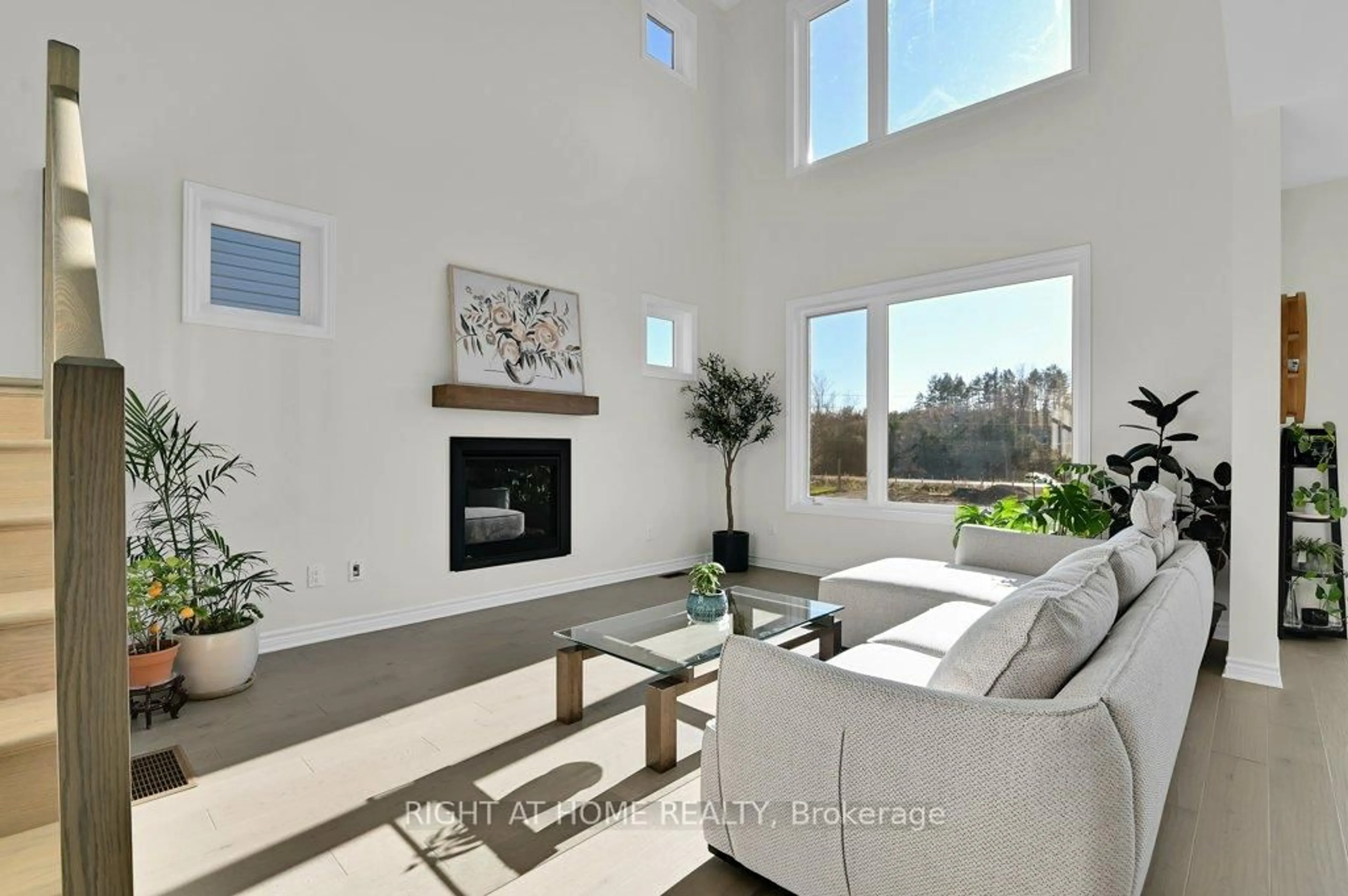 Living room with furniture, unknown for 609 Enclave Lane, Clarence-Rockland Ontario K1K 1T2