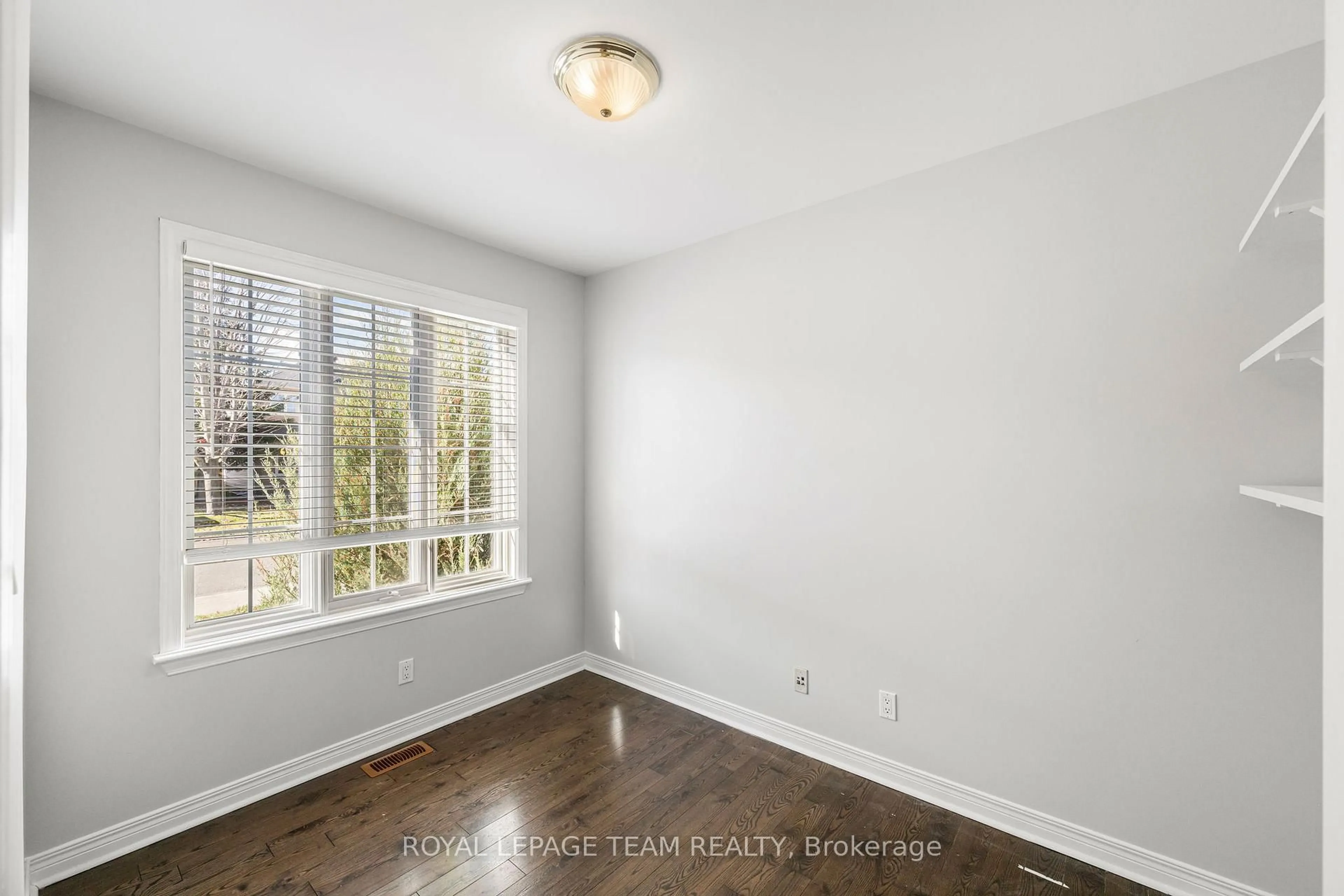 A pic of a room for 7 SAN MATEO Dr, Ottawa Ontario K2J 5B3