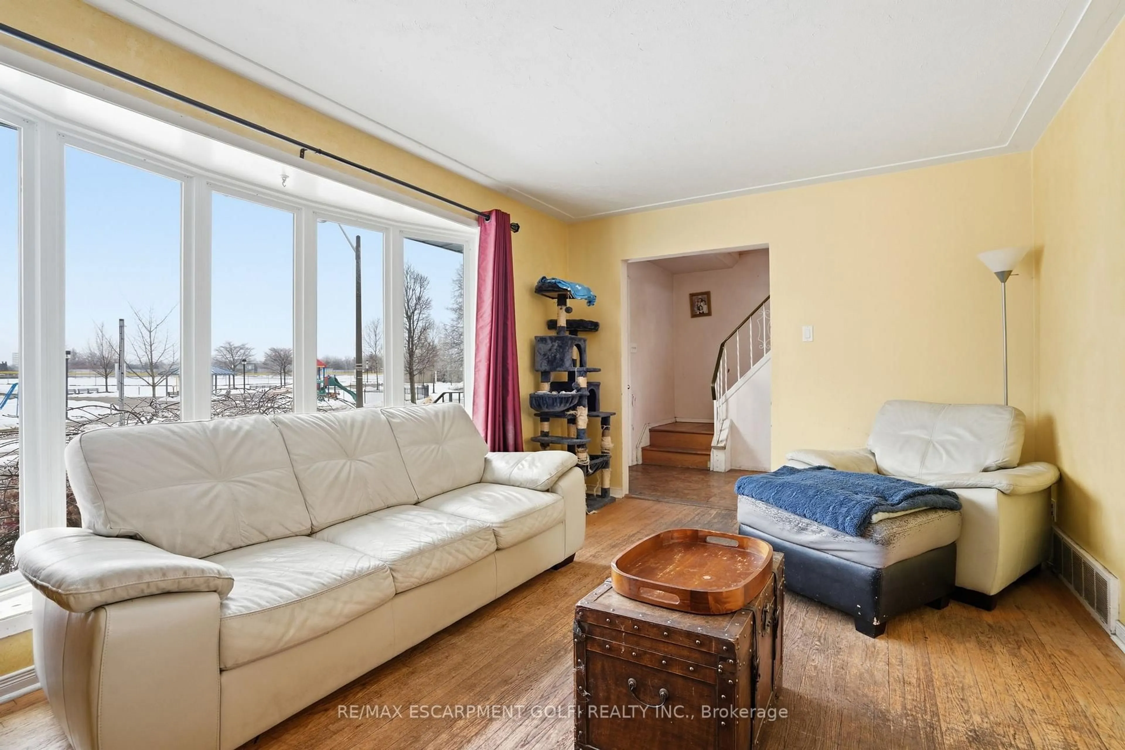 Living room with furniture, unknown for 56 Purnell Dr, Hamilton Ontario L9C 4Y3