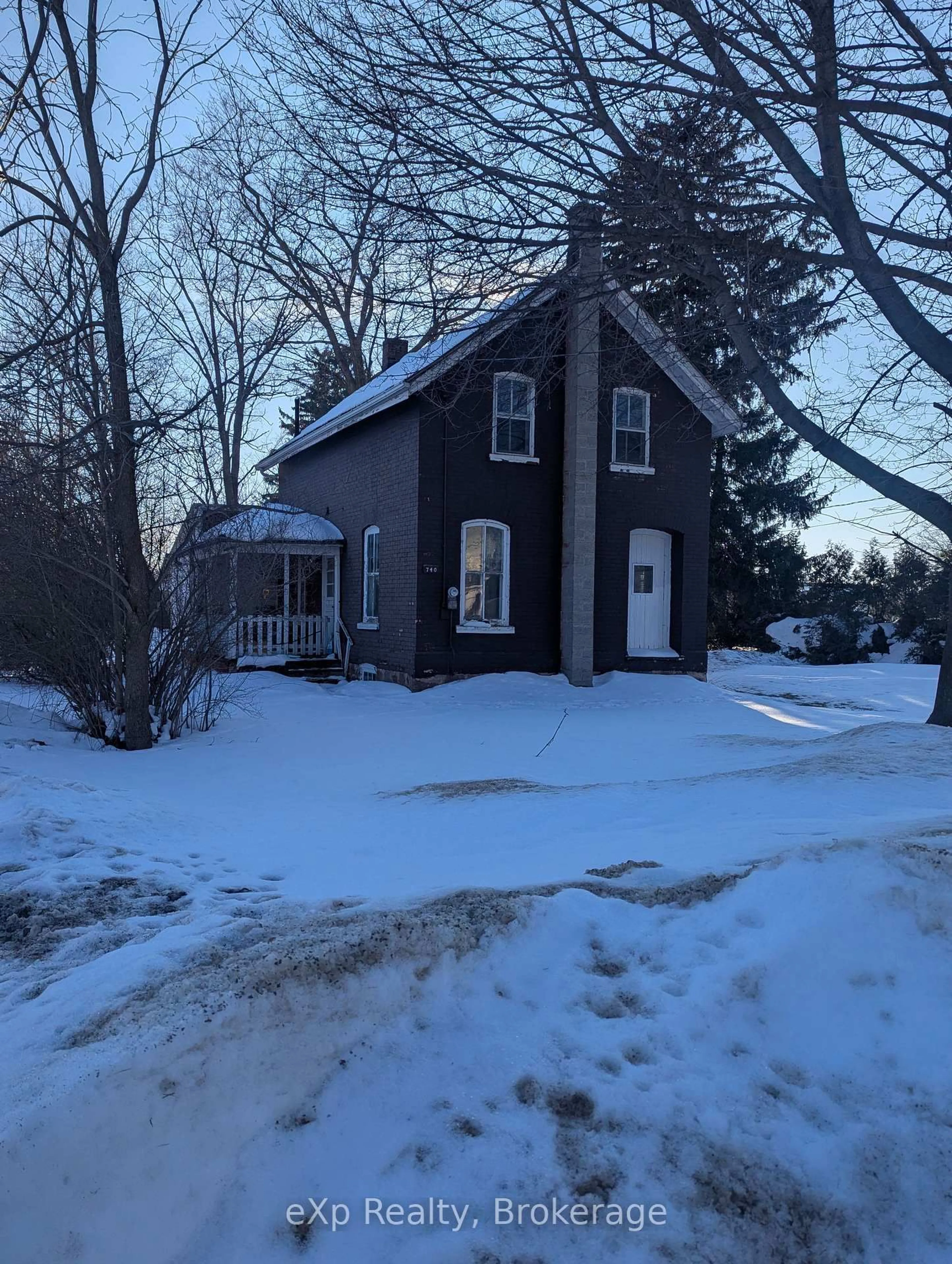 A pic from outside/outdoor area/front of a property/back of a property/a pic from drone, street for 740 Elma St, North Perth Ontario N4W 1W5