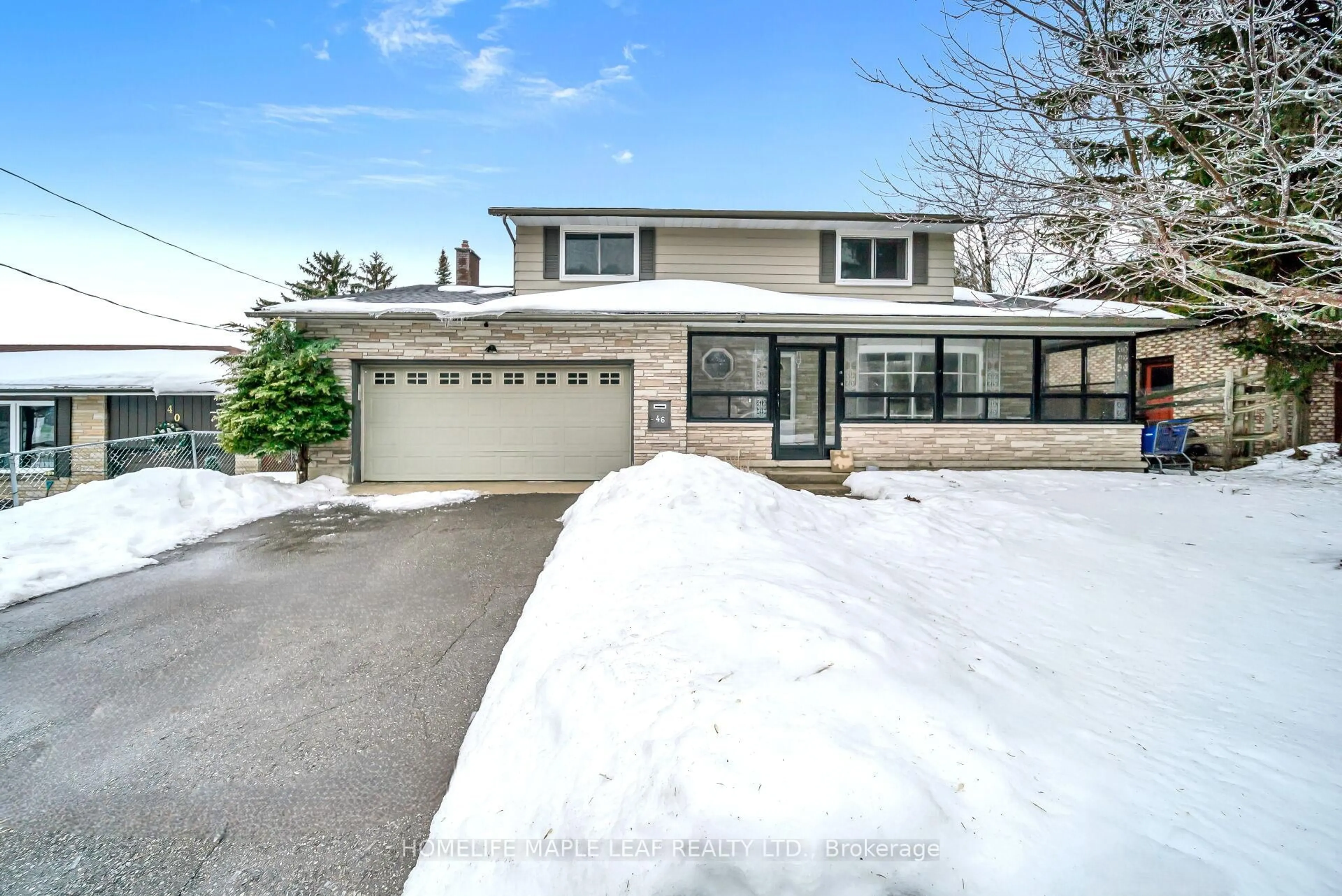 A pic from outside/outdoor area/front of a property/back of a property/a pic from drone, street for 46 Chicopee Terr, Kitchener Ontario N2A 1T4