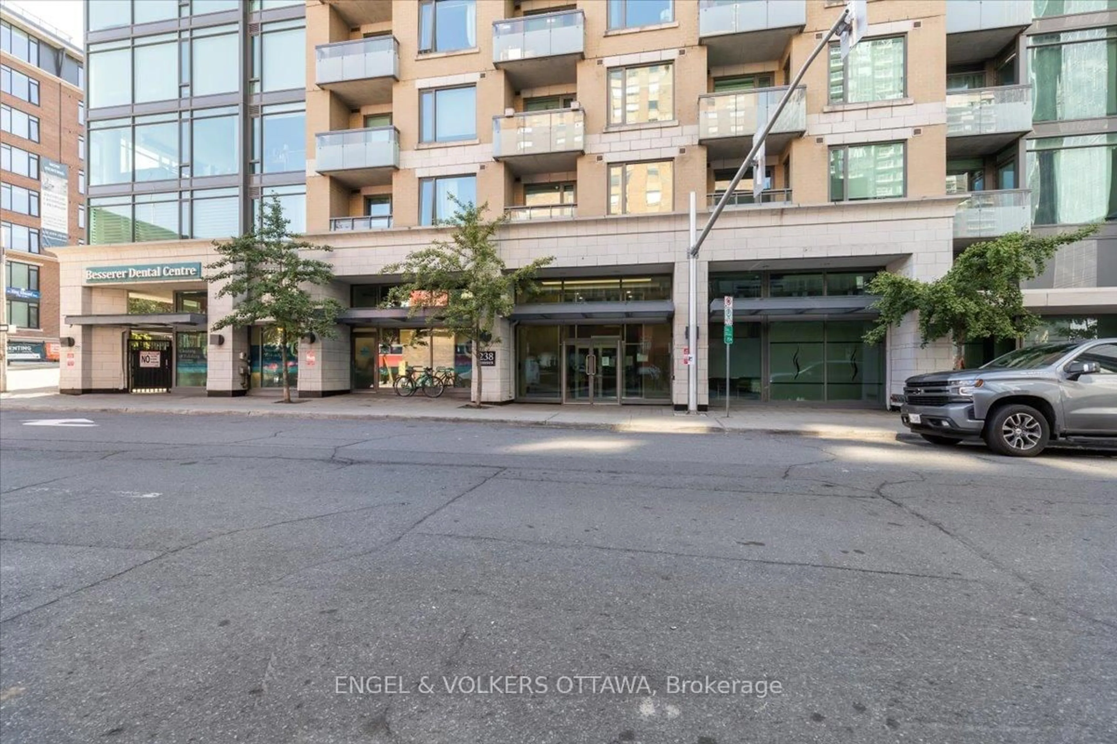 Indoor foyer for 238 Besserer St #213, Ottawa Ontario K1N 6B1