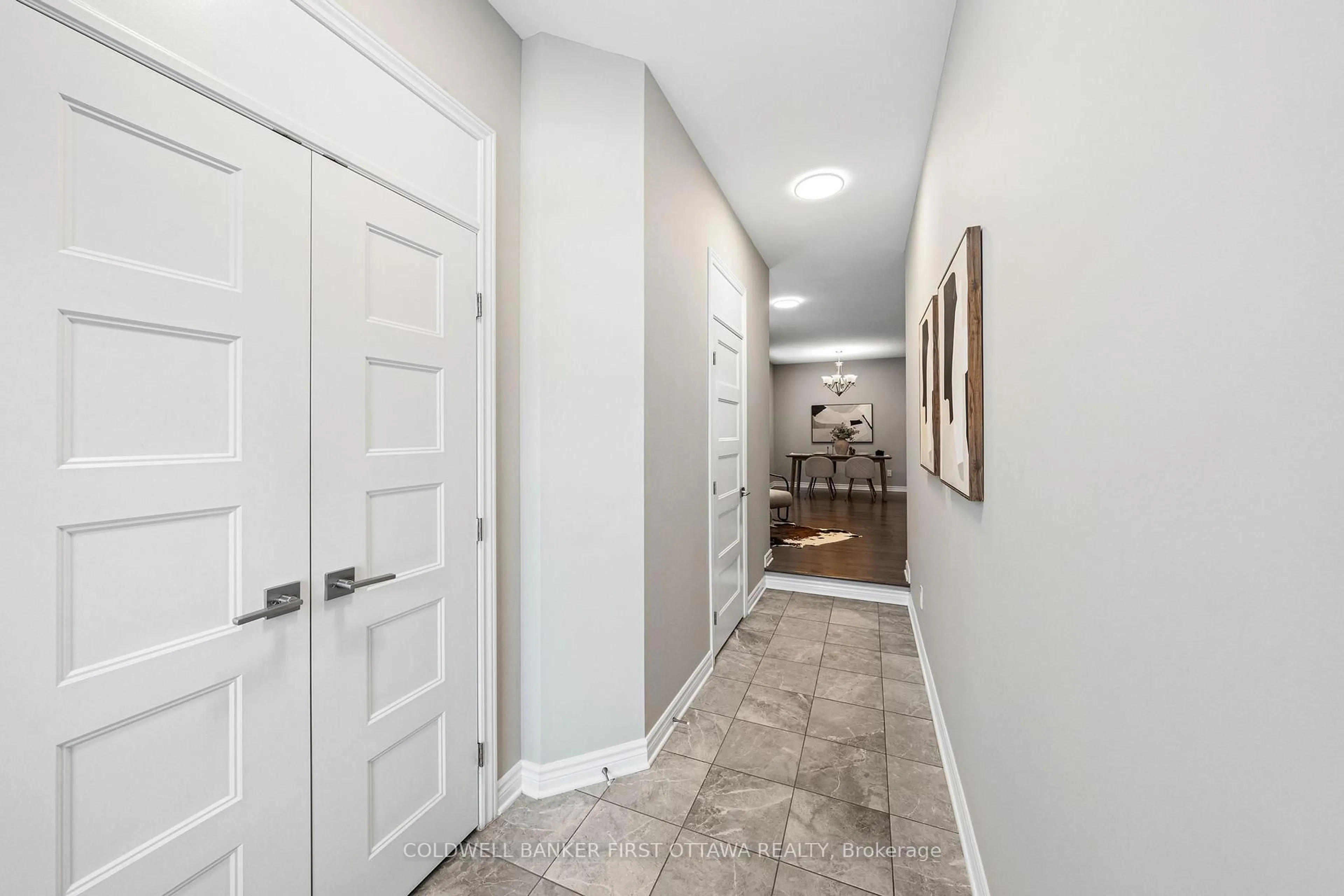 Indoor entryway for 426 WARMSTONE Dr, Stittsville Ontario K2S 0W2