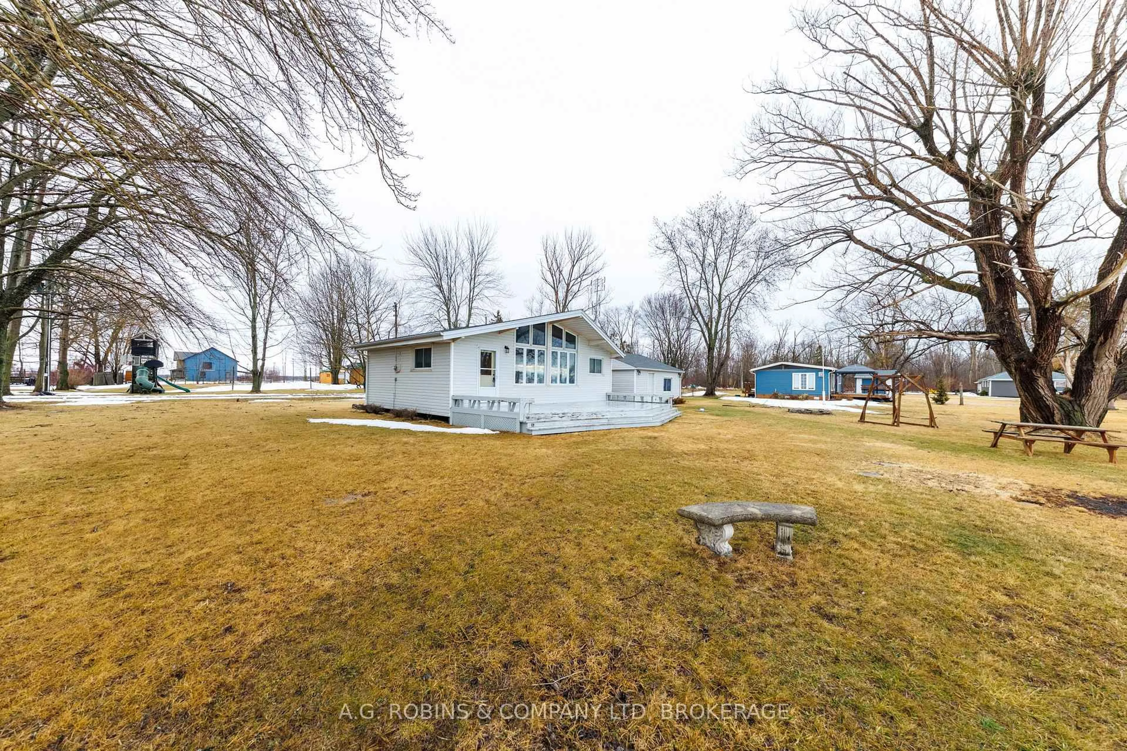 A pic from outside/outdoor area/front of a property/back of a property/a pic from drone, water/lake/river/ocean view for 13 Erie Heights Line, Haldimand Ontario N0A 1K0