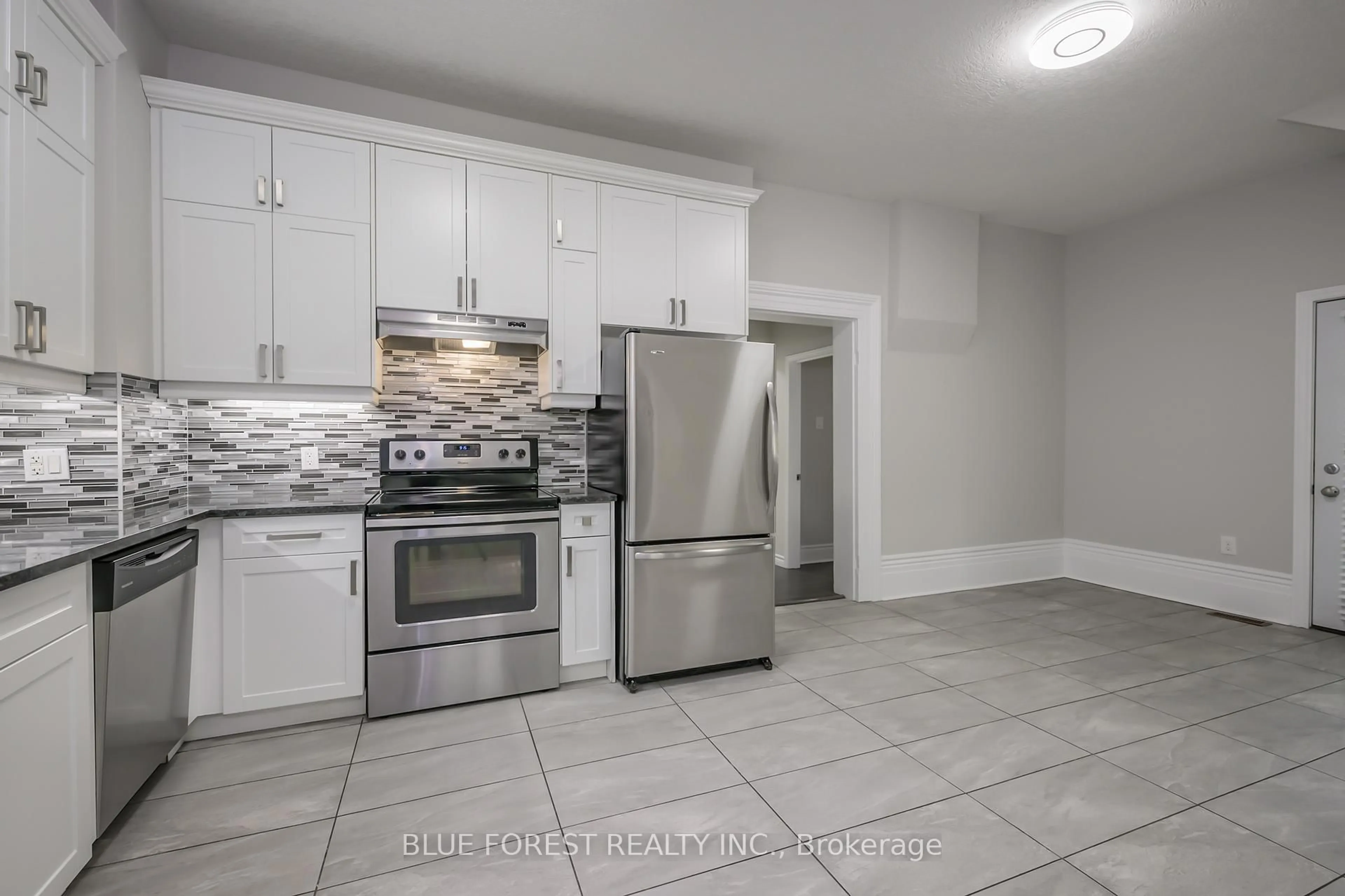 Unknown for 175 Sydenham St, London East Ontario N6A 1W2