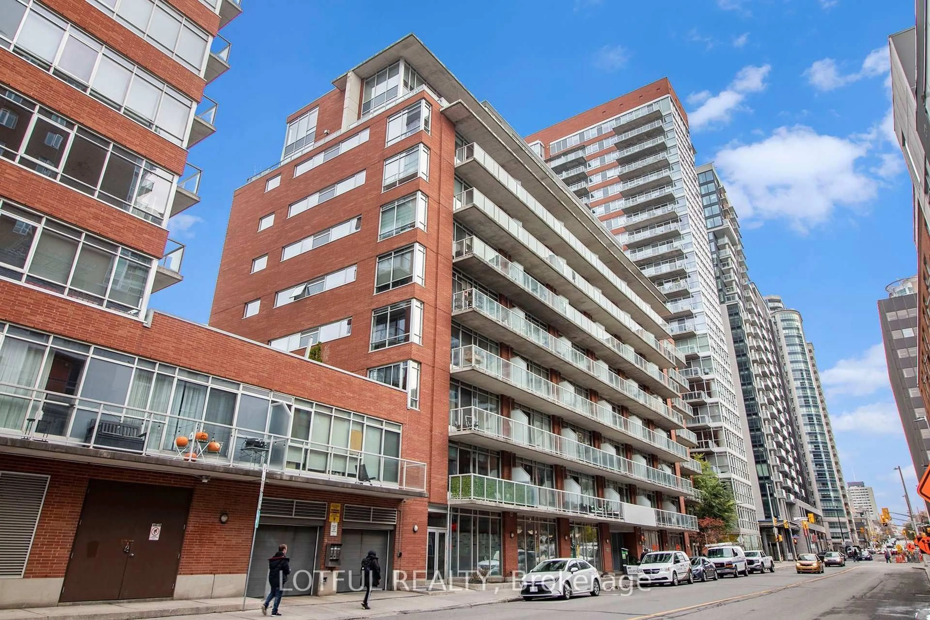 Patio, street for 383 Cumberland St #201, Ottawa Ontario K1N 1J7