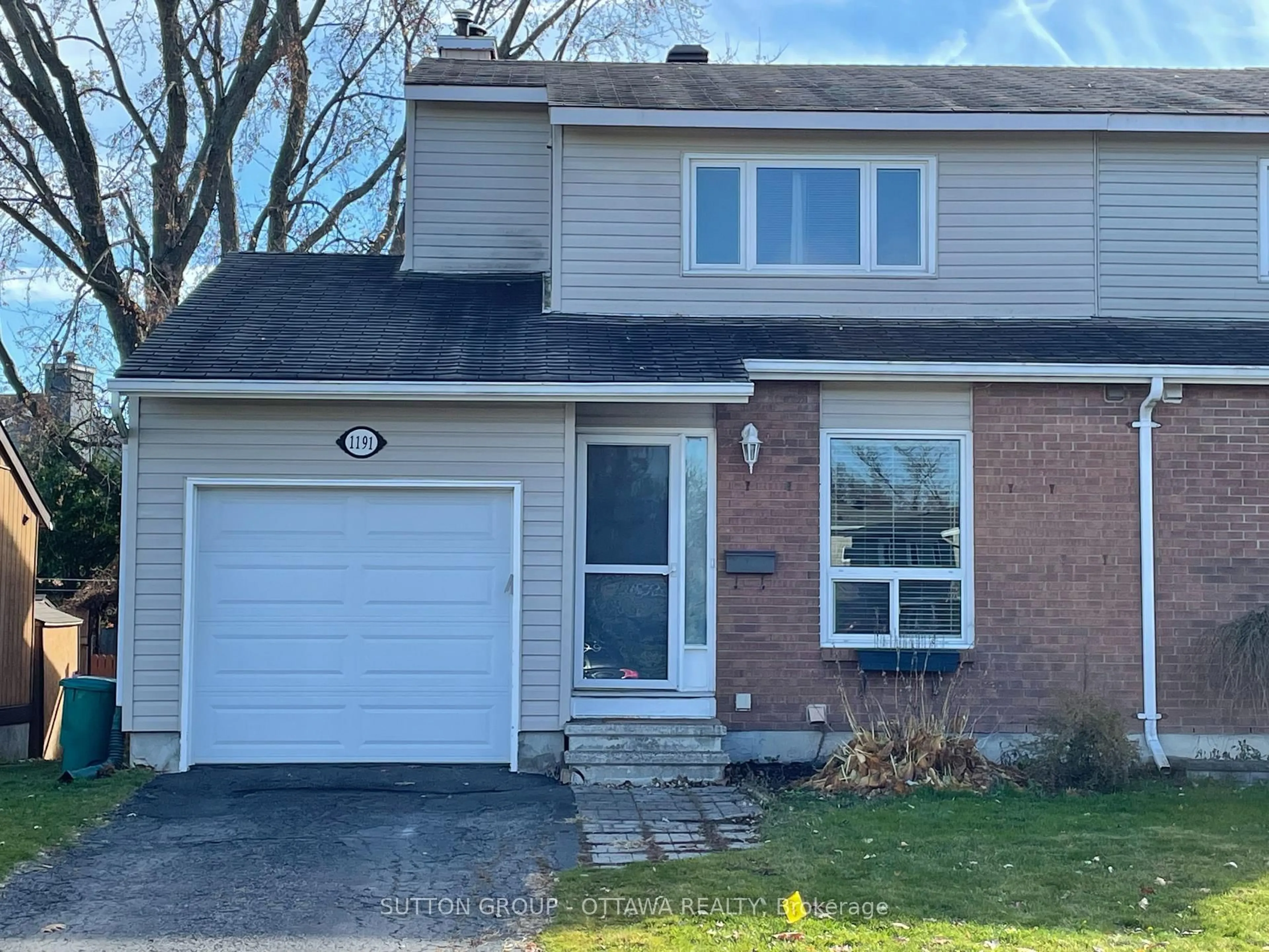 Unknown for 1191 Grenoble Cres, Ottawa Ontario K1C 2C5
