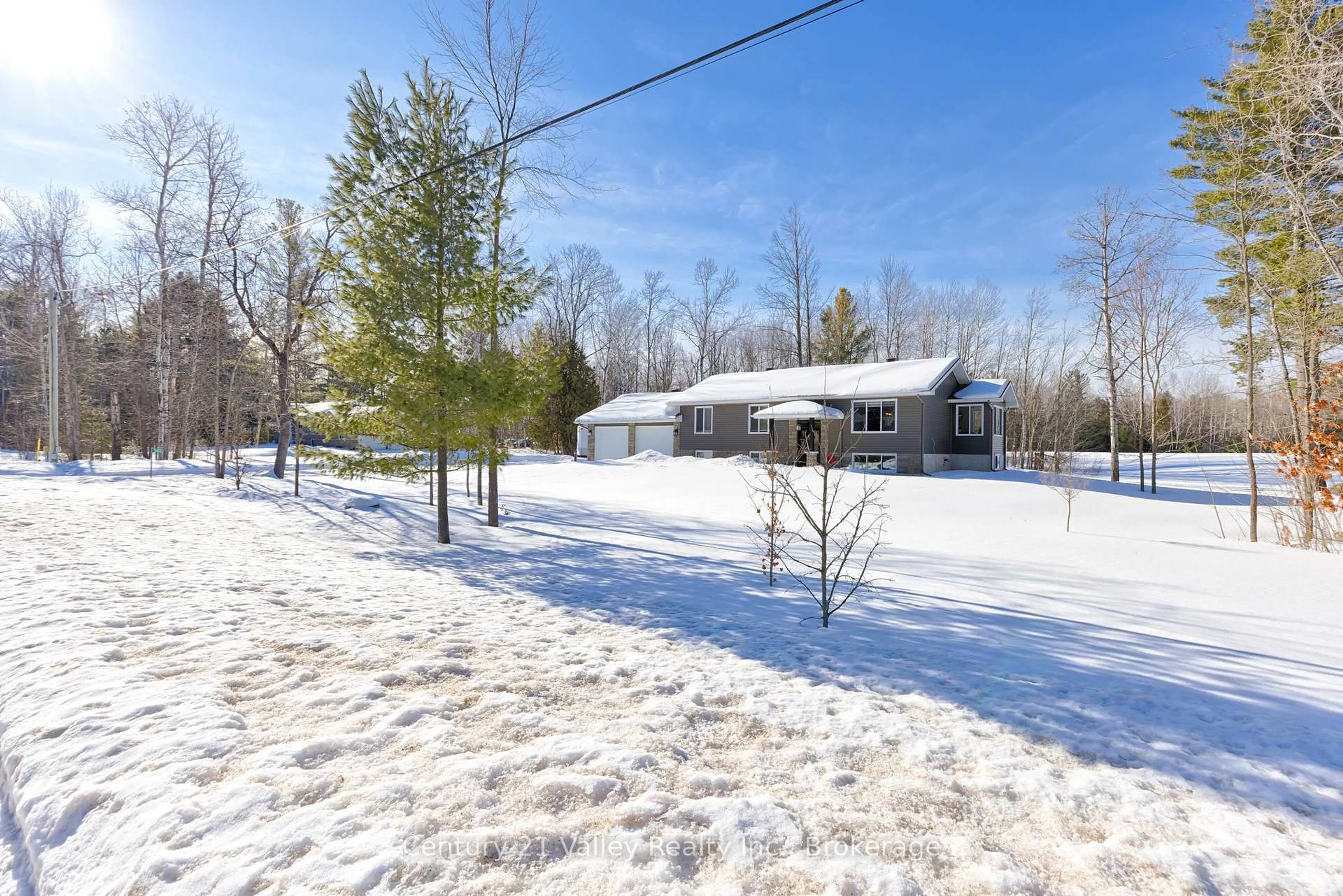 A pic from outside/outdoor area/front of a property/back of a property/a pic from drone, unknown for 543 Anderson Rd, Arnprior Ontario K7S 3G8