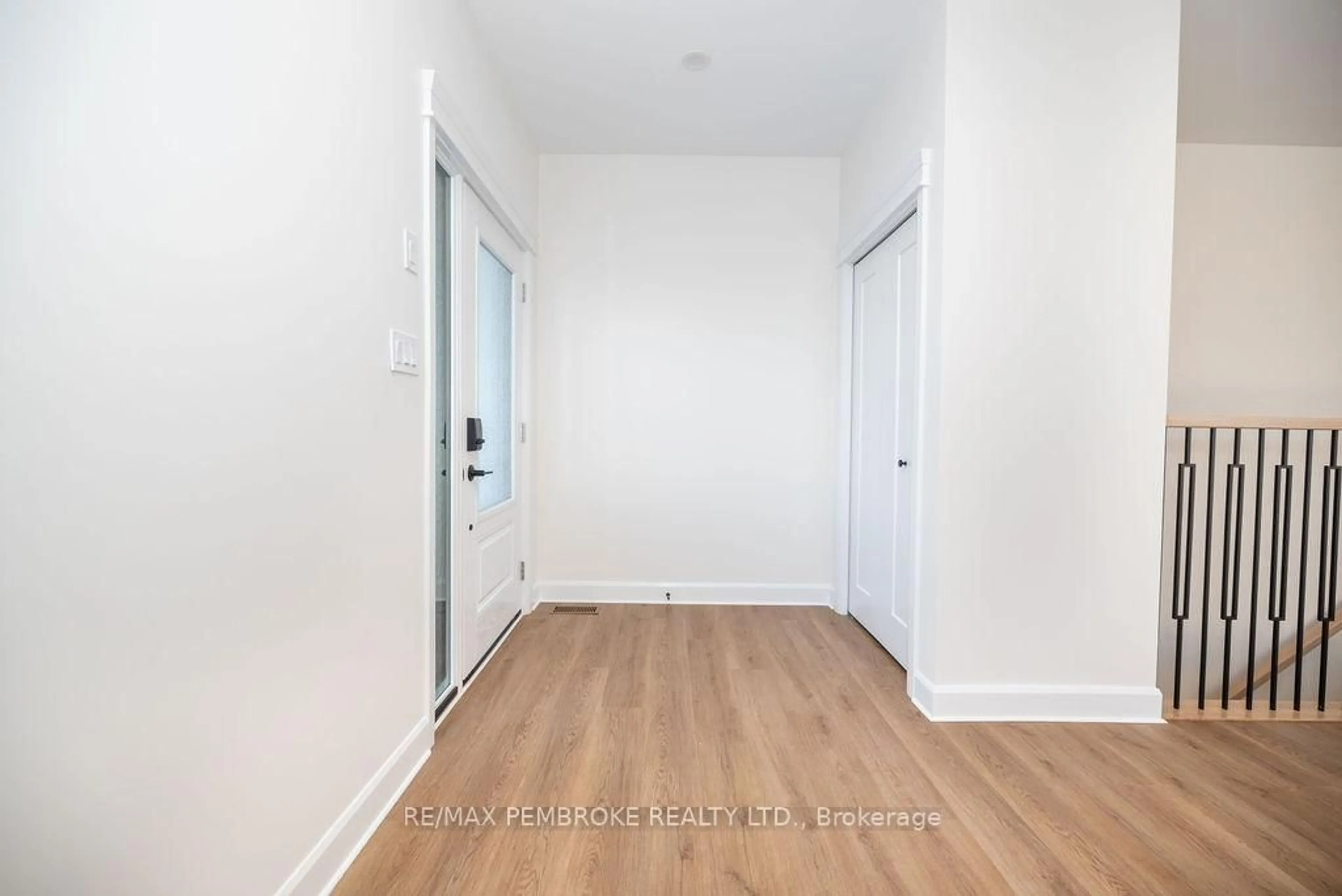 Unknown for 18 Durant St, Petawawa Ontario K8H 0G2