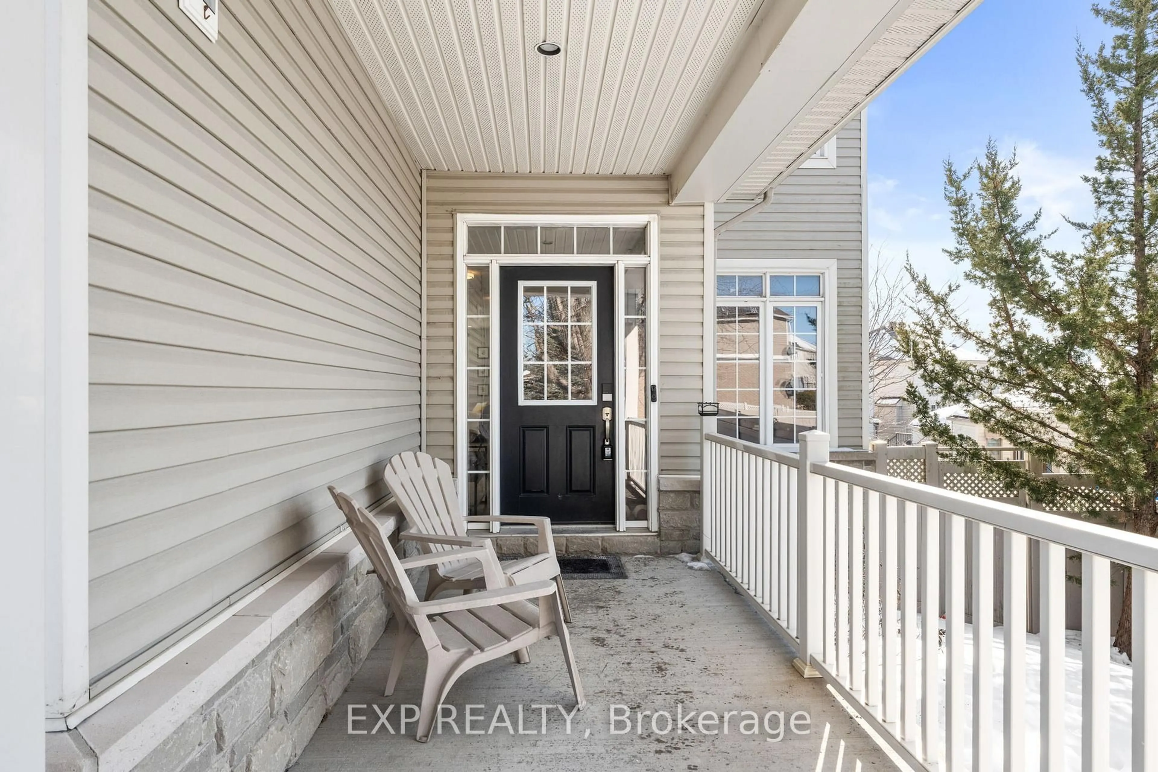 Indoor entryway for 117 Joshua St, Ottawa Ontario K1W 0A4
