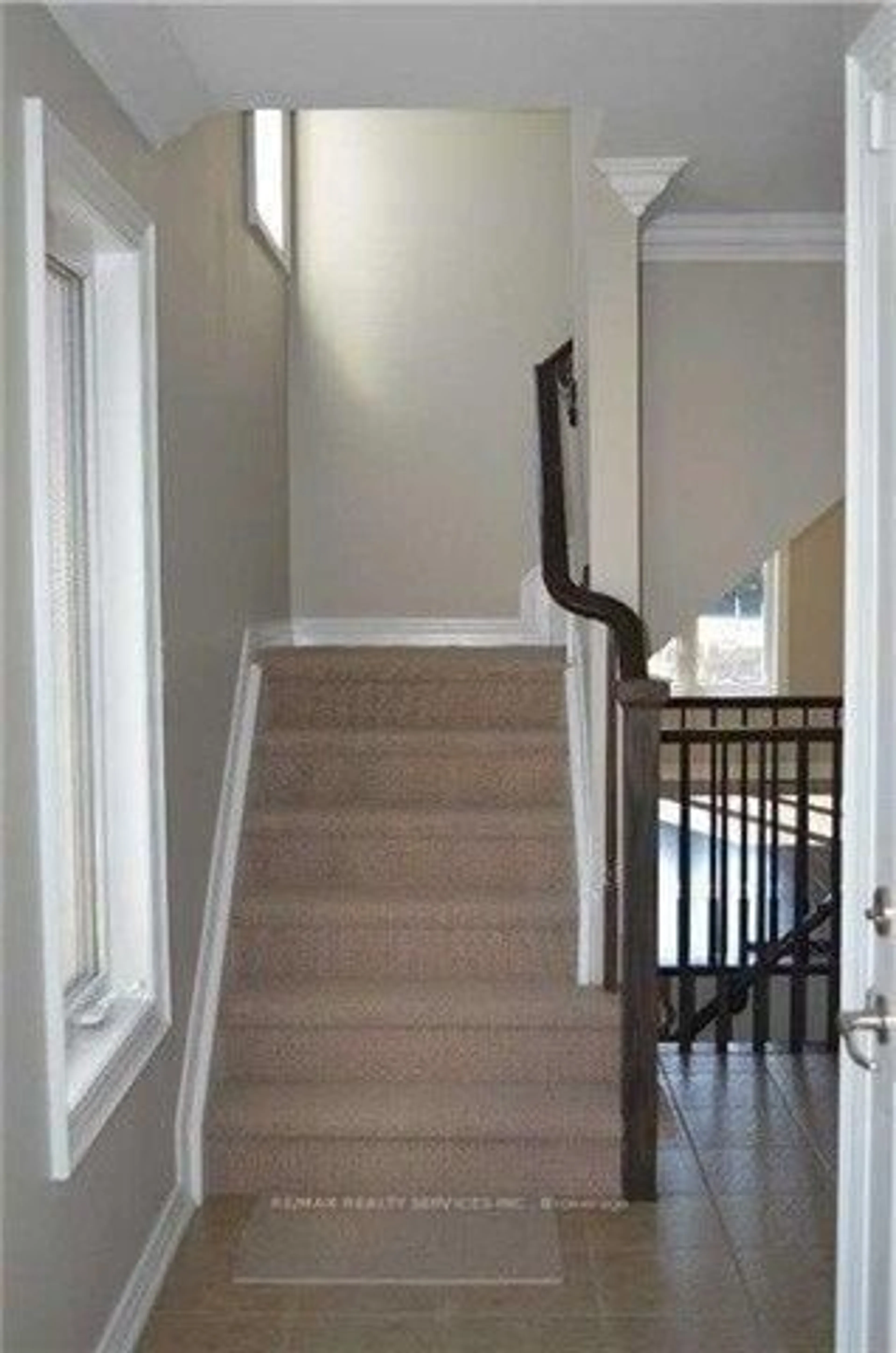 Stairs for 198 Winterberry Blvd, Thorold Ontario L2V 0C2