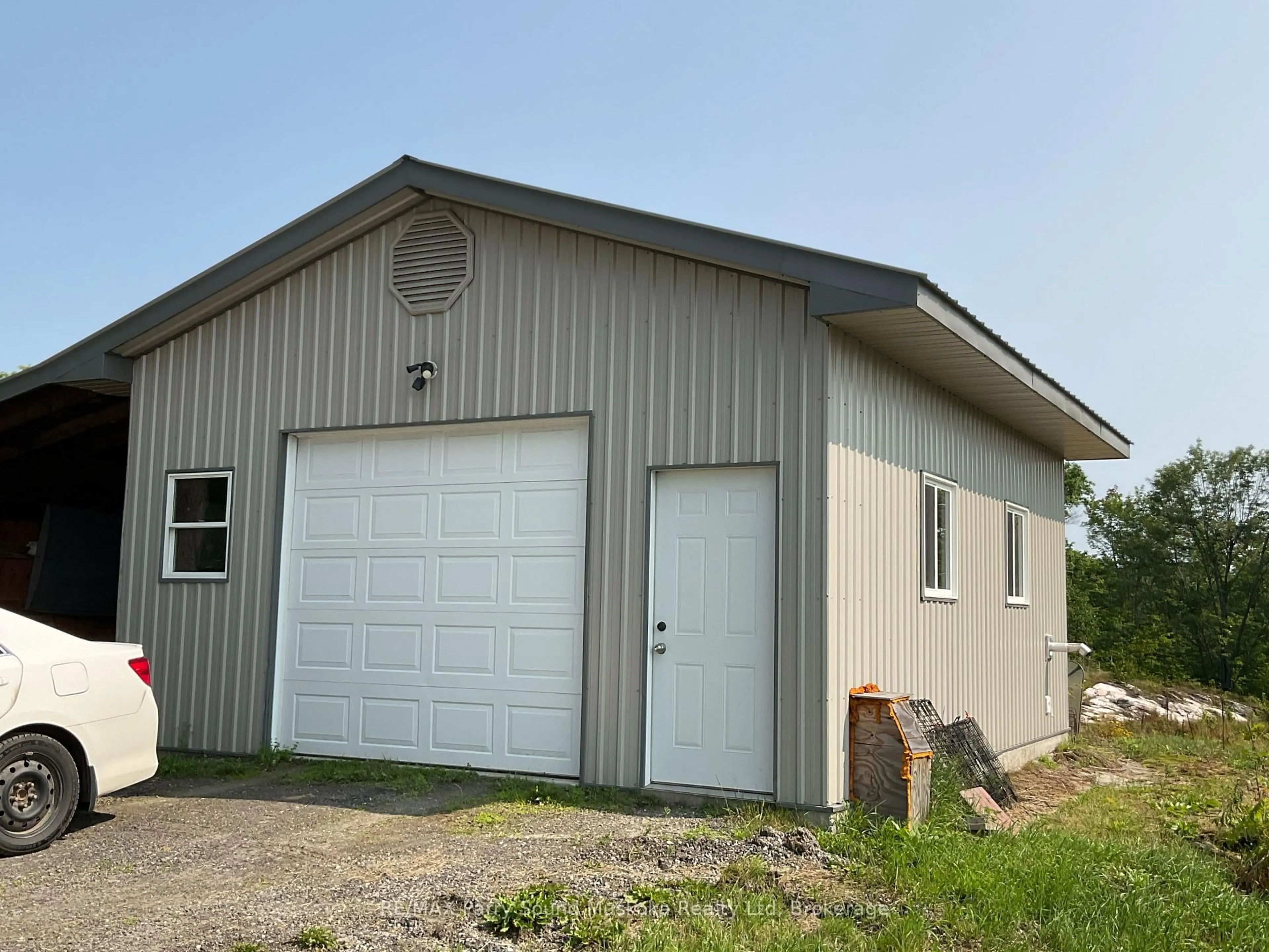 Indoor garage for 791 Clear Lake Rd, Parry Sound Remote Area Ontario P0H 1A0