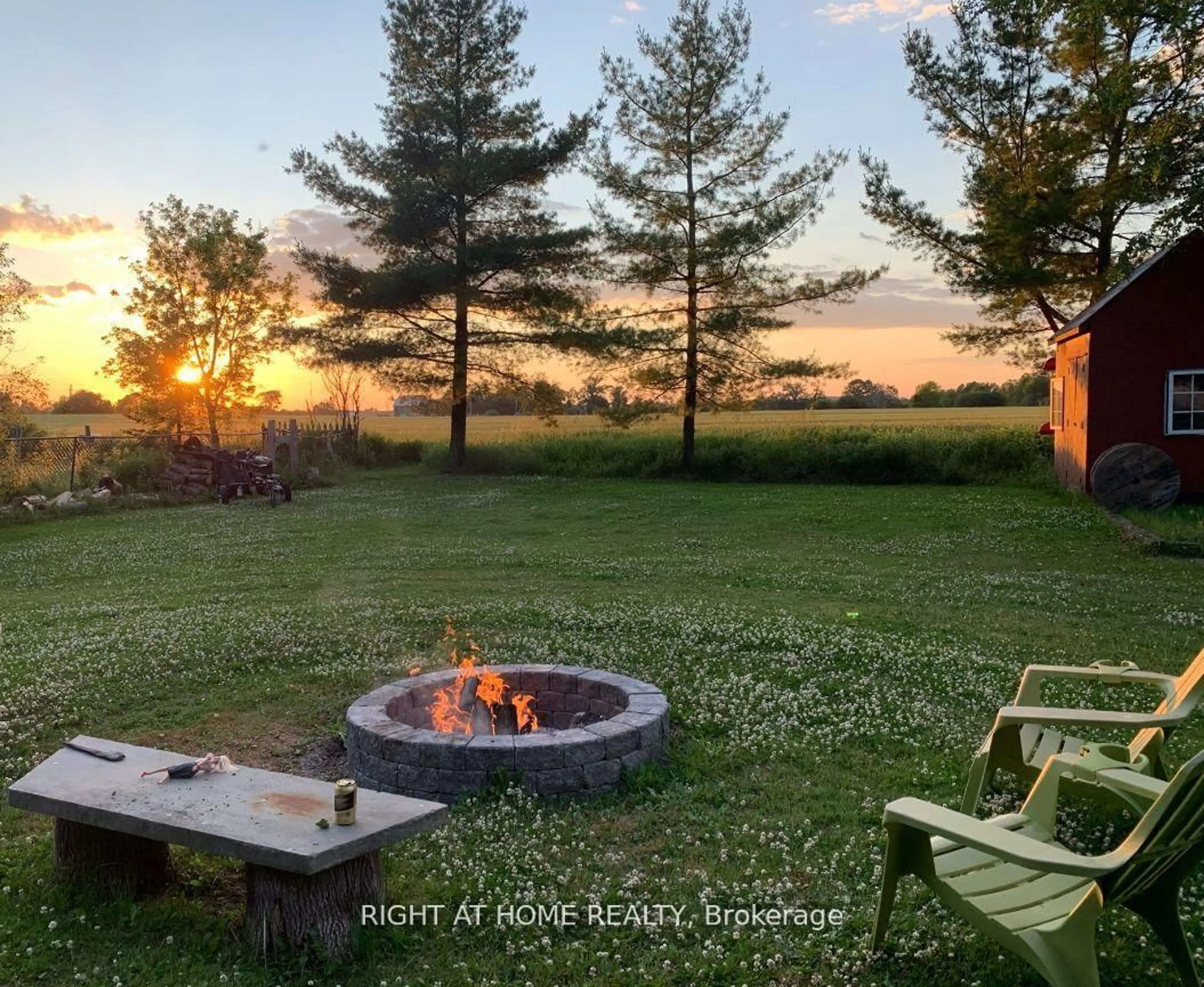 Patio, unknown for 220 King St, Kawartha Lakes Ontario K0M 2T0