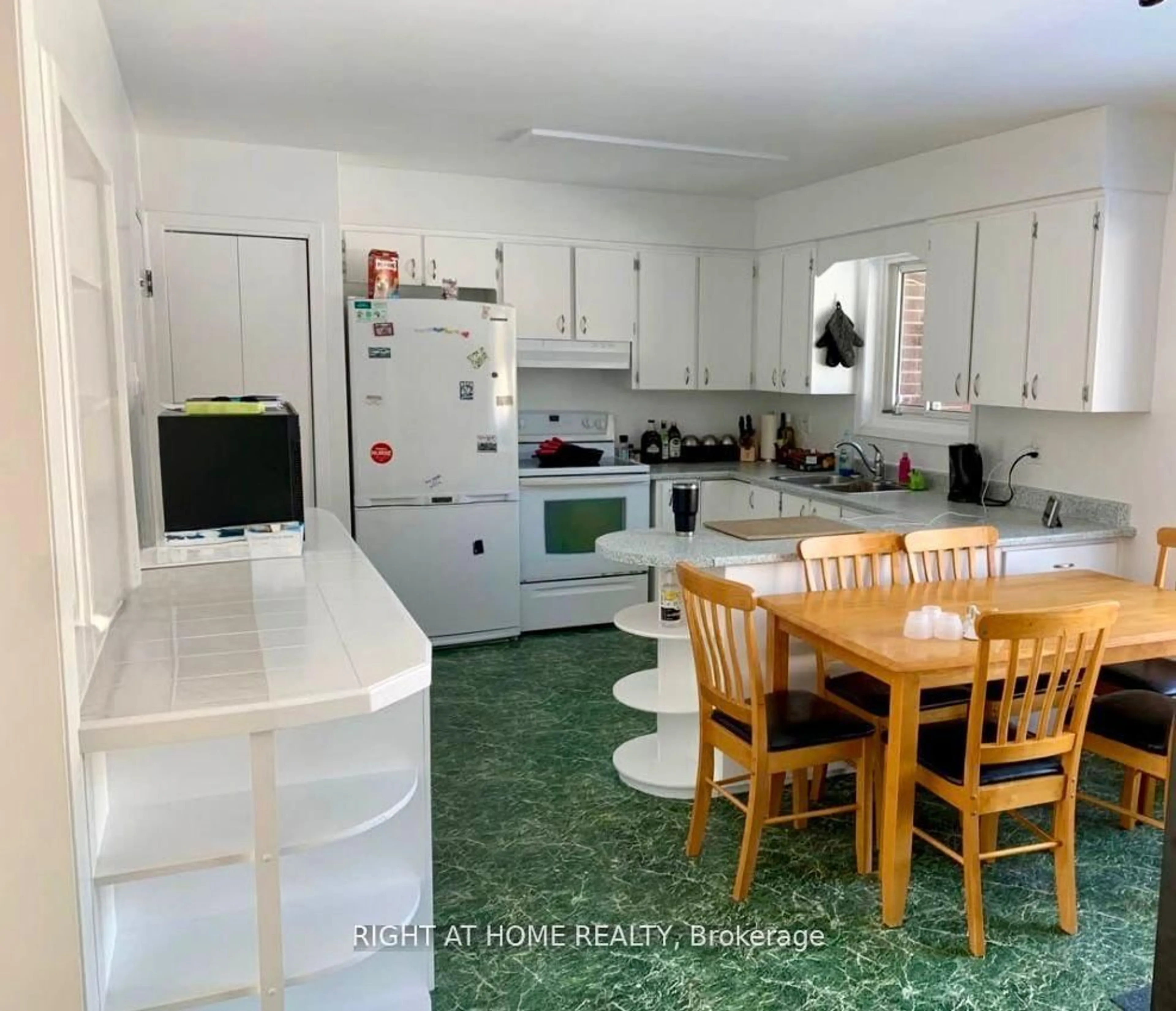 Standard kitchen, unknown for 220 King St, Kawartha Lakes Ontario K0M 2T0