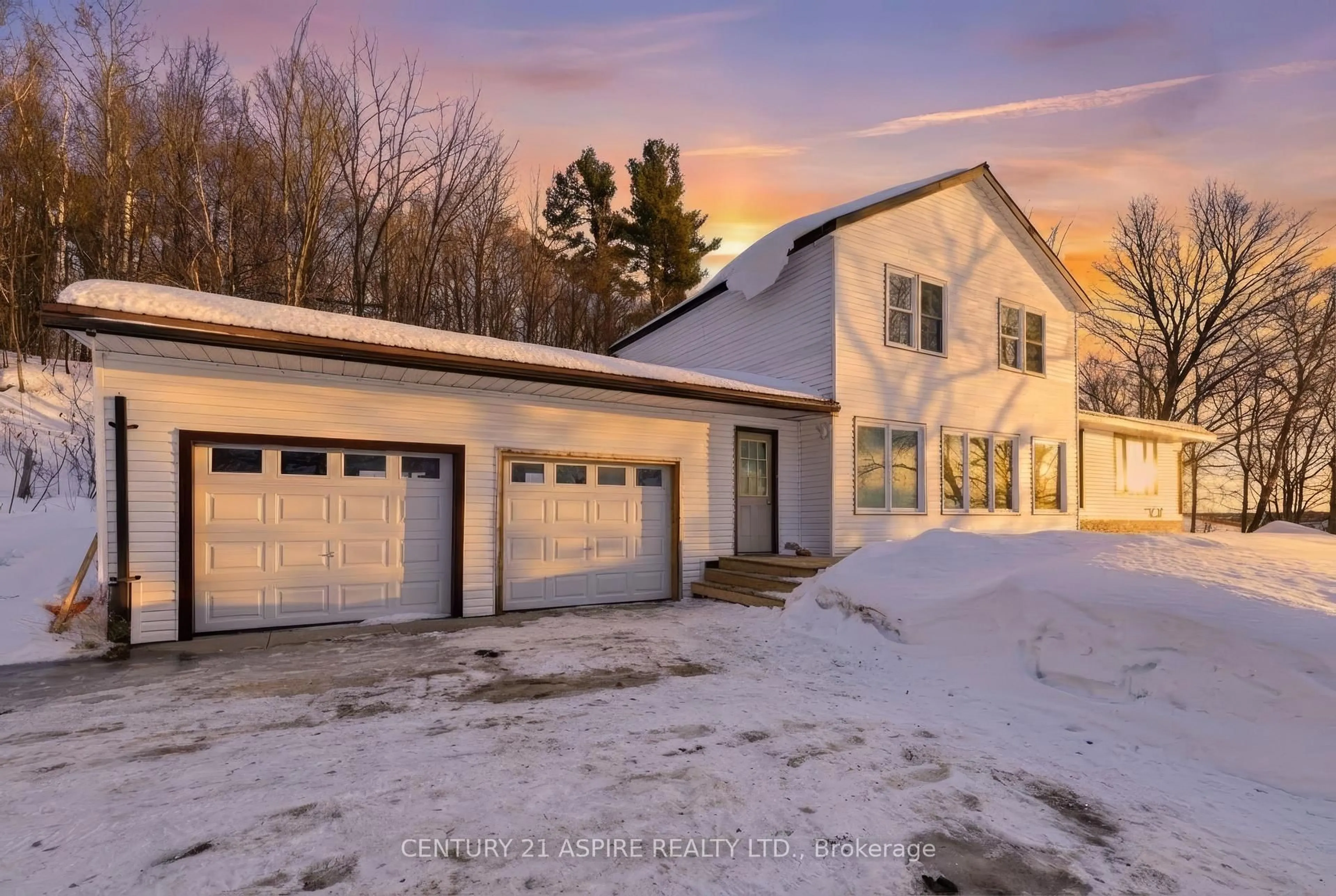 Indoor garage for 374 Lapasse Rd, Beachburg Ontario K0J 1C0