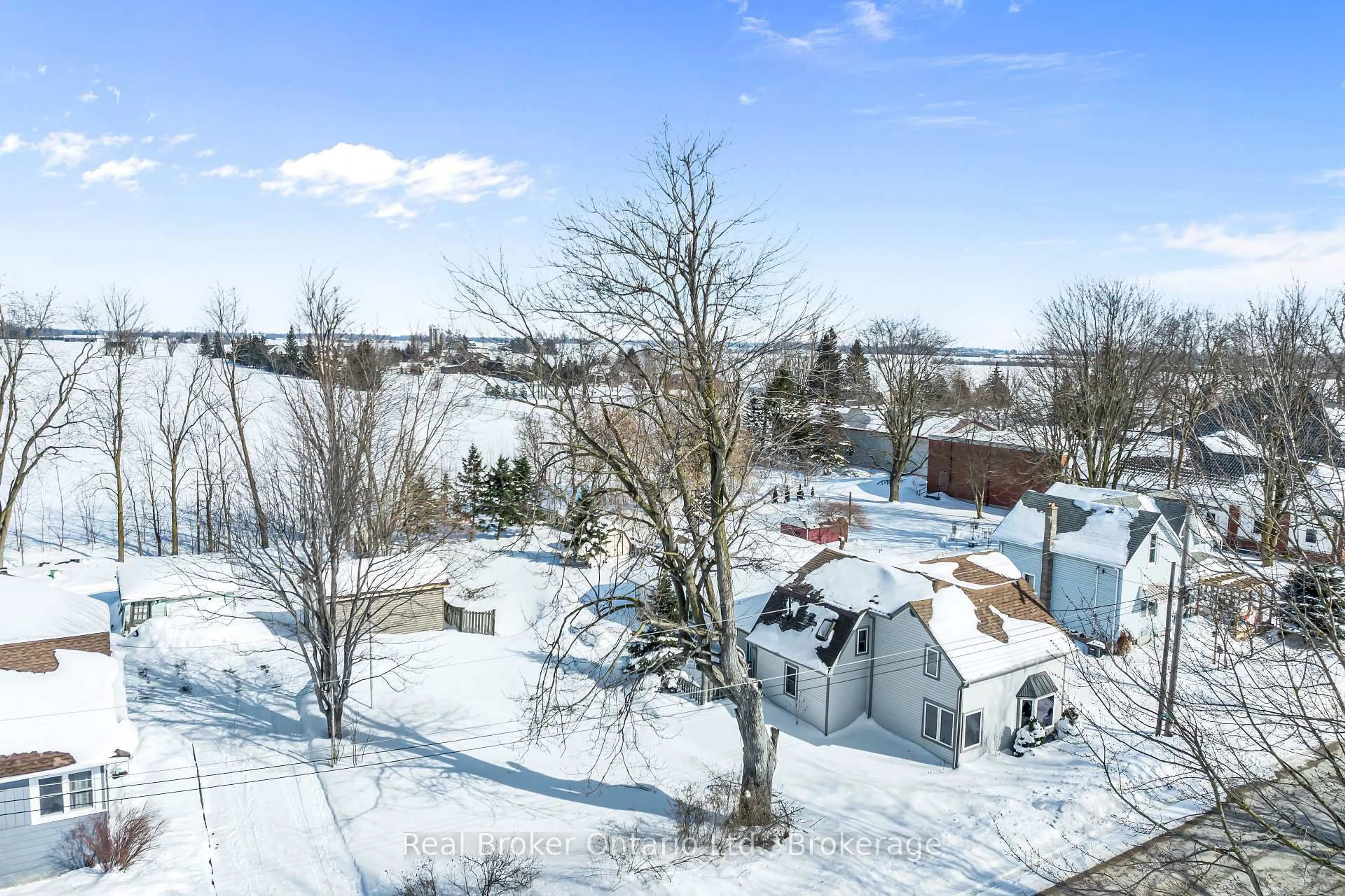 A pic from outside/outdoor area/front of a property/back of a property/a pic from drone, unknown for 4118 83 Line, Perth East Ontario N4W 3G9