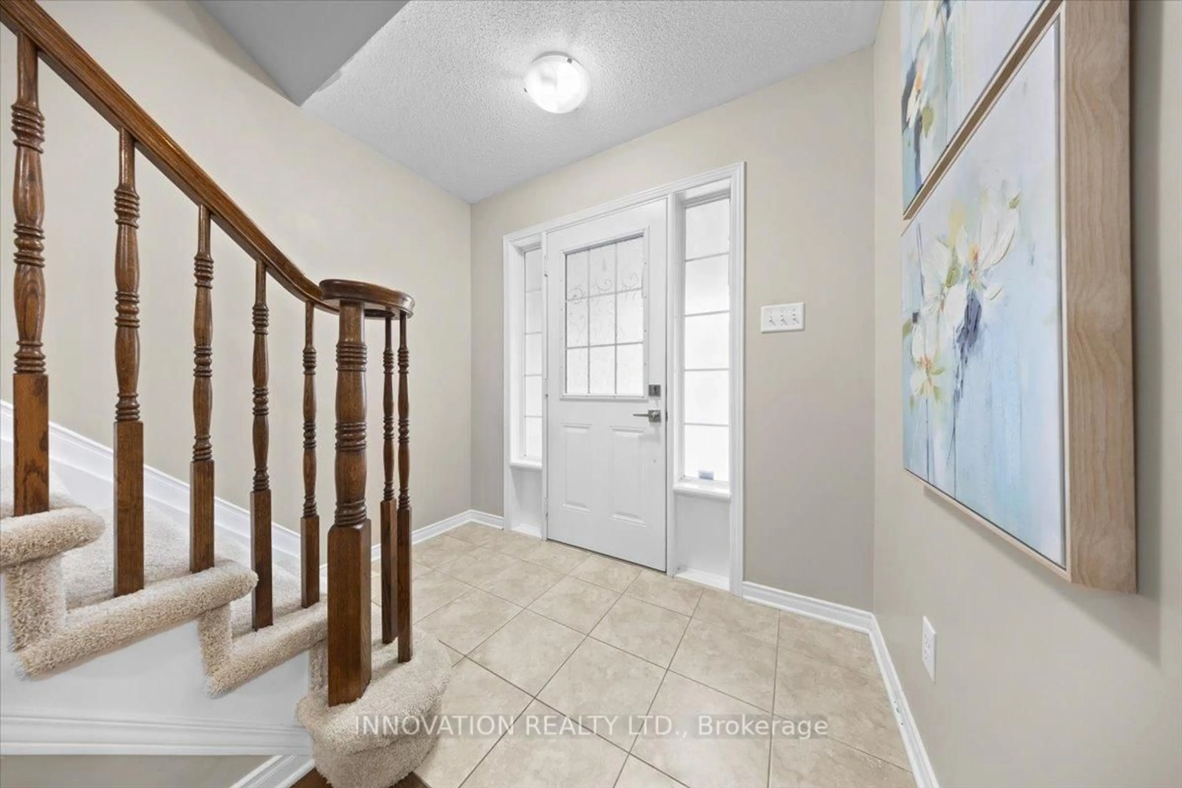 Indoor entryway for 410 Heathrow Private, Stittsville Ontario K2S 0M9