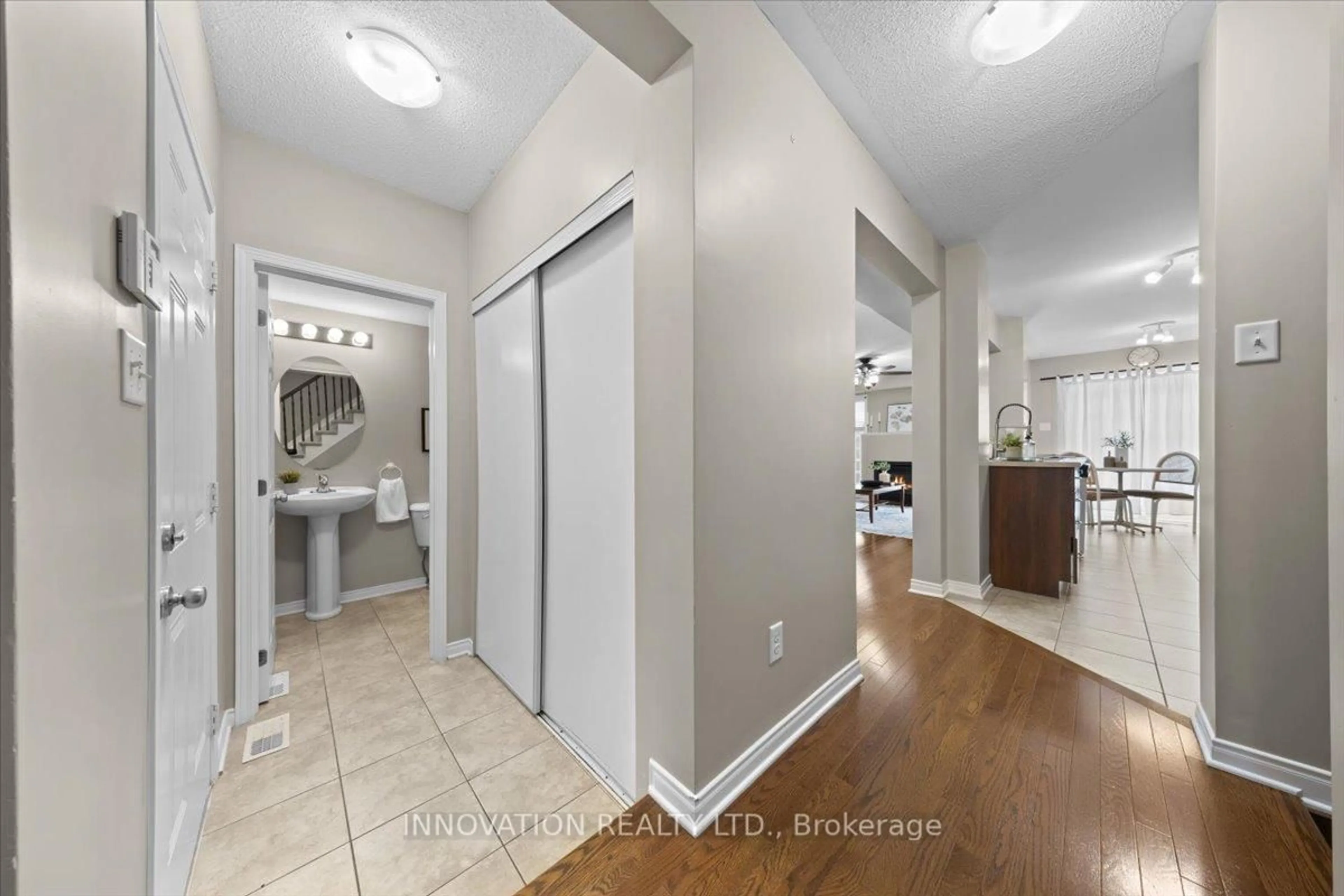 Indoor entryway for 410 Heathrow Private, Stittsville Ontario K2S 0M9