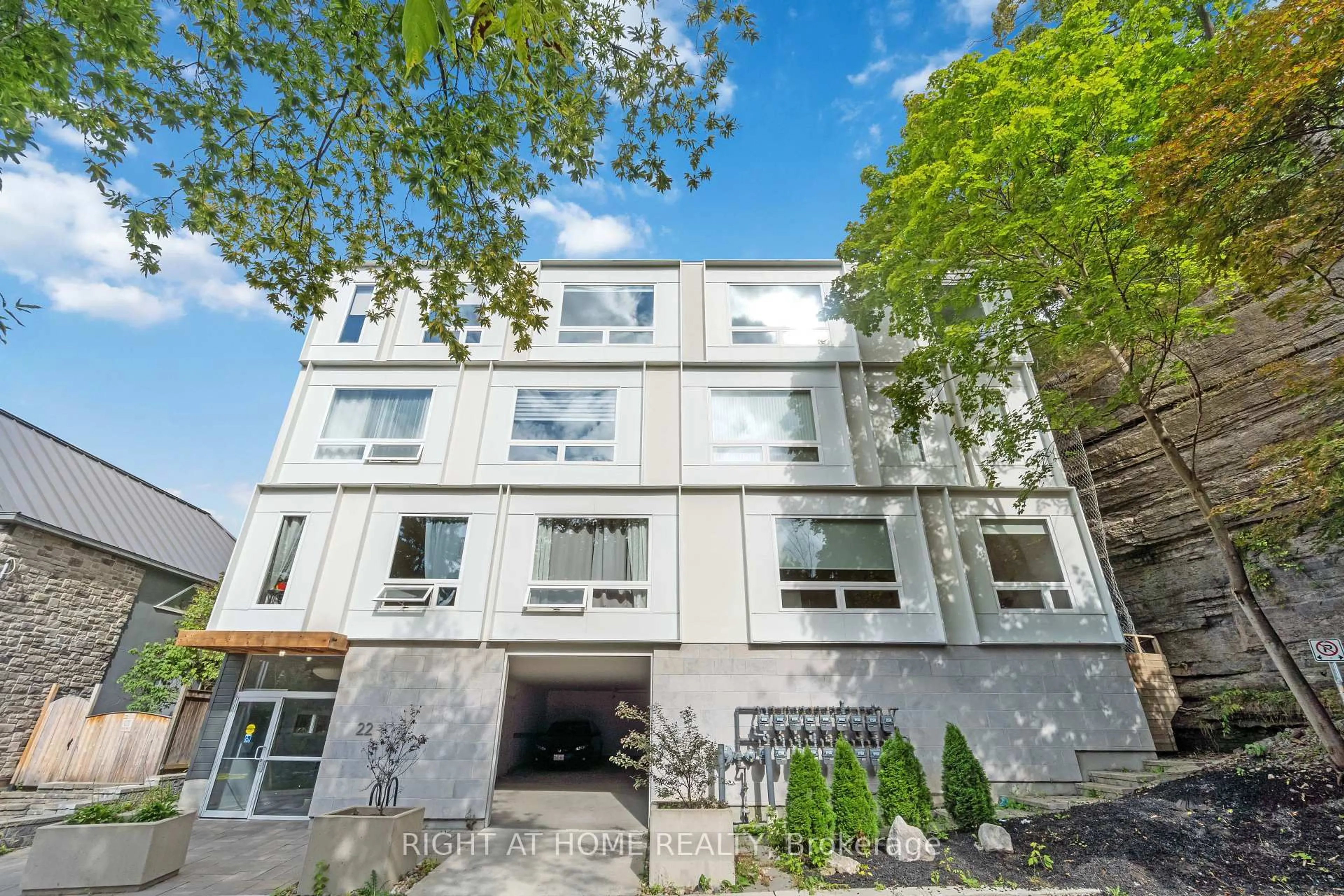 Unknown for 22 Perkins St #305, Ottawa Ontario K1R 7G5