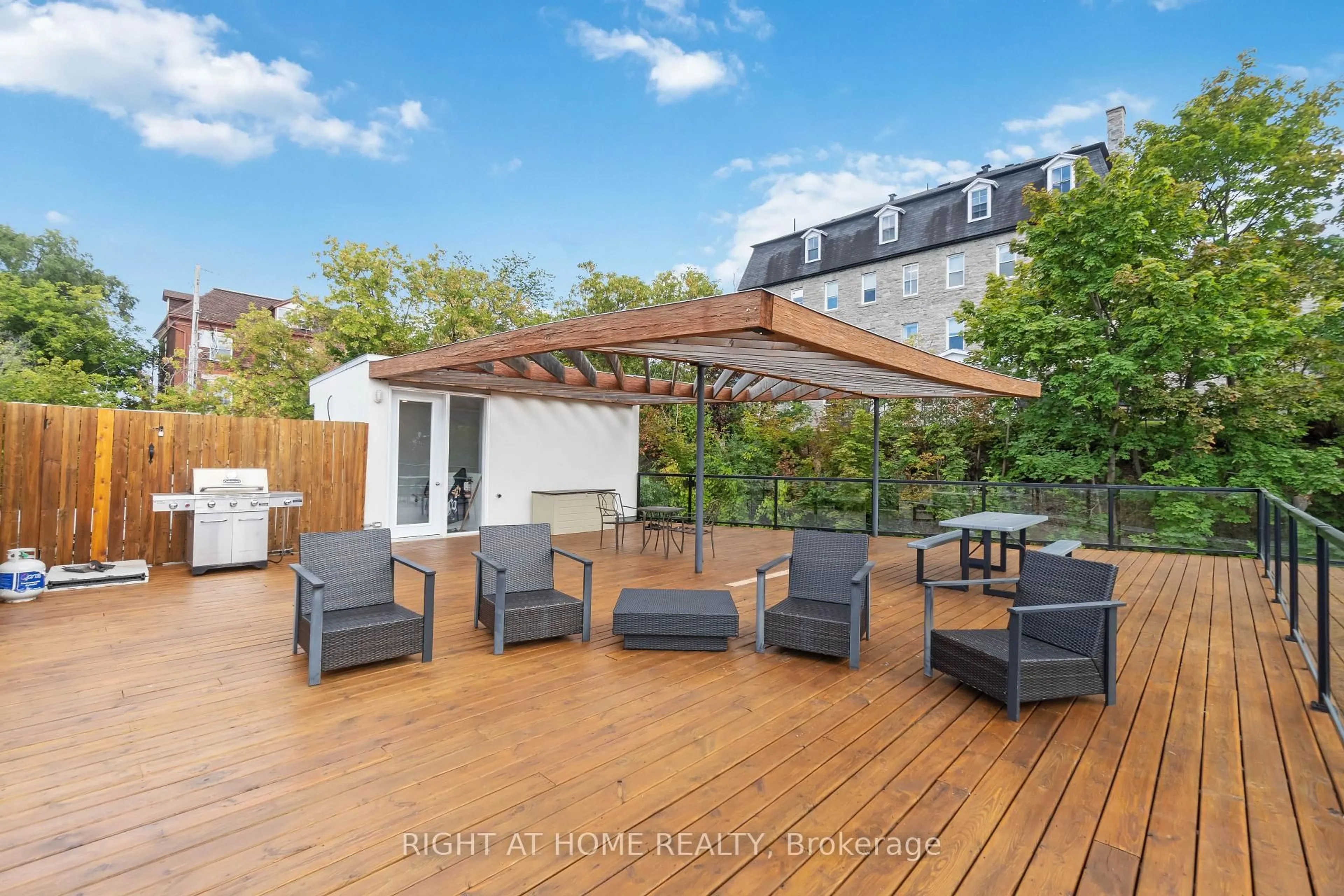 Patio, unknown for 22 Perkins St #305, Ottawa Ontario K1R 7G5