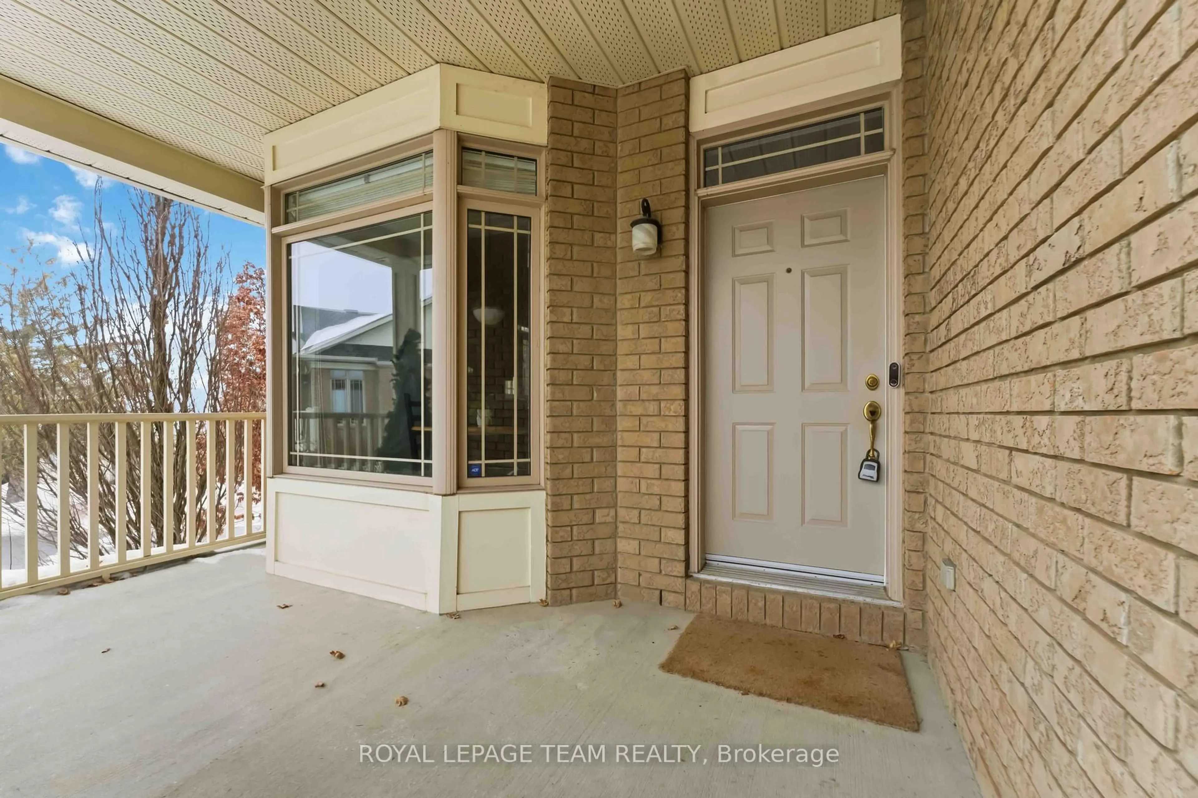 Indoor entryway for 6 Waterford Way, Ottawa Ontario K2E 7V4