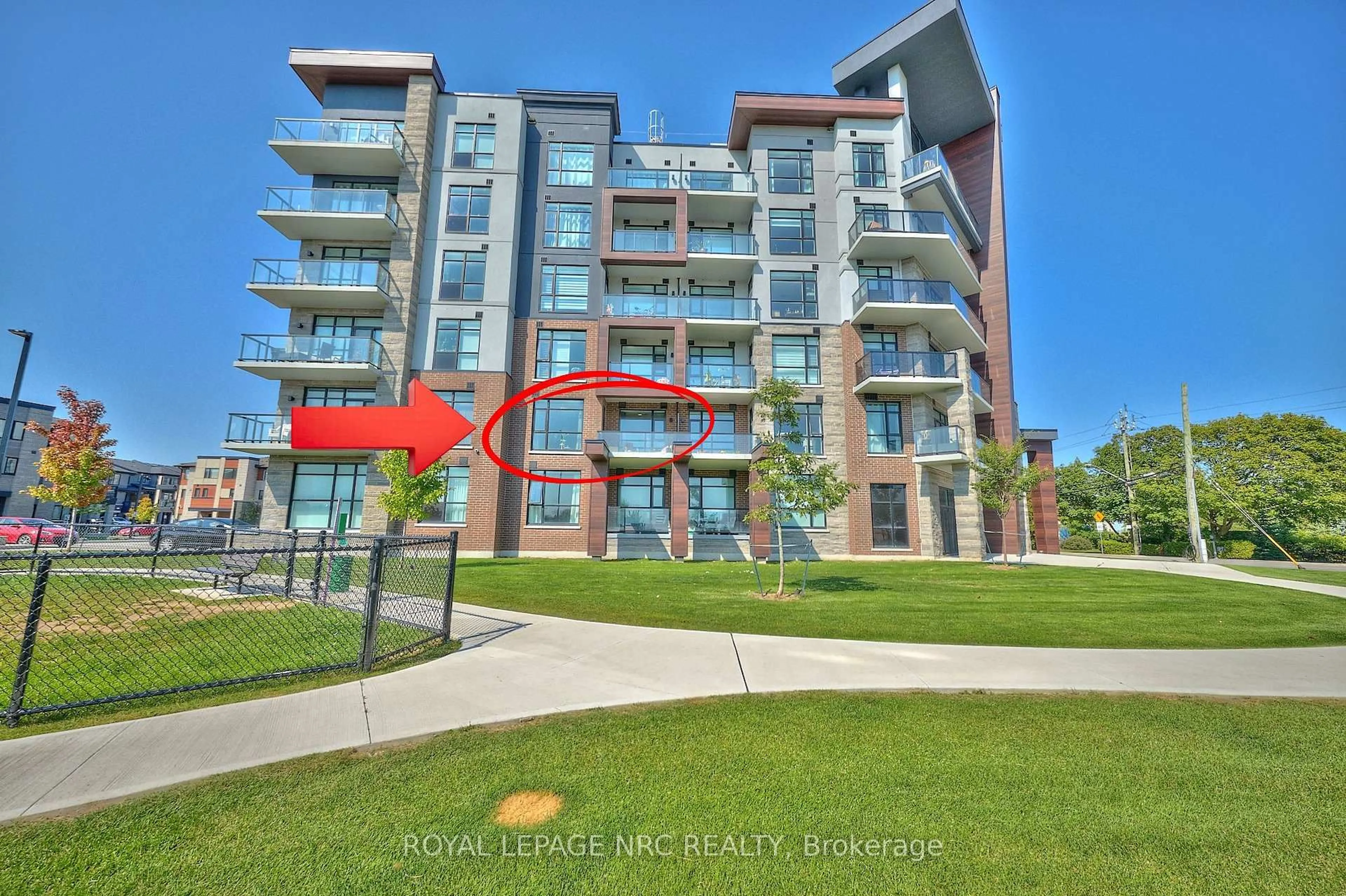 A pic from outside/outdoor area/front of a property/back of a property/a pic from drone, water/lake/river/ocean view for 600 North Service Rd #221, Hamilton Ontario L8E 0L2