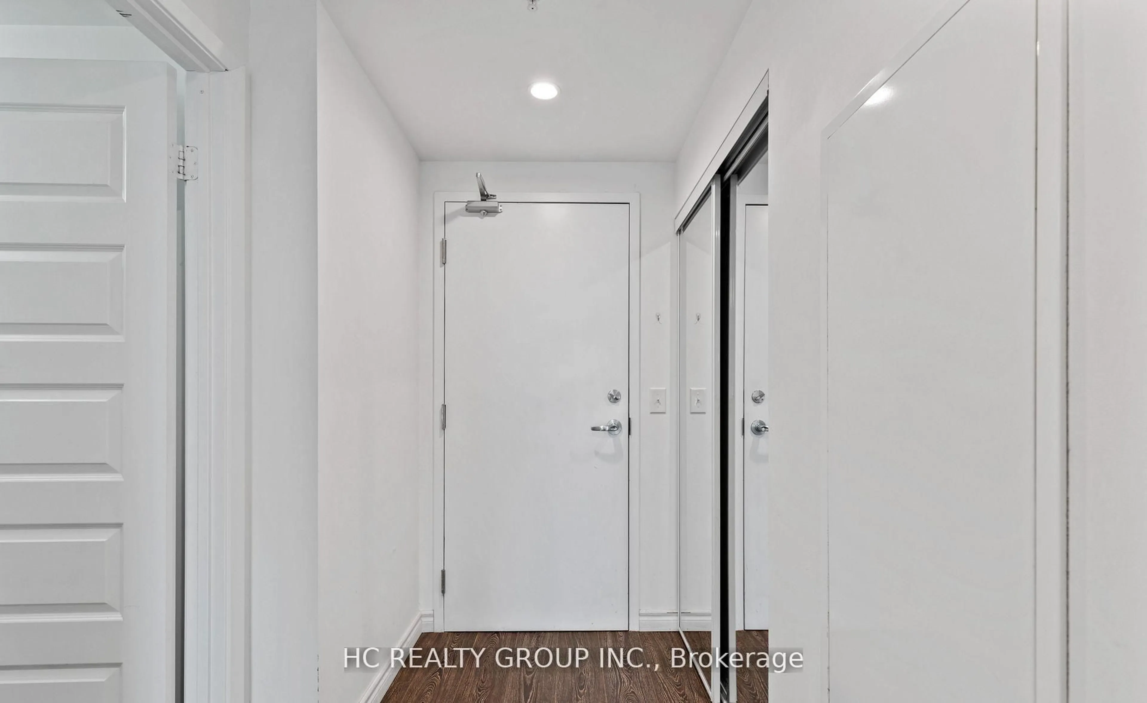 Indoor entryway for 158 King St #1602, Kitchener Ontario N2J 0E5