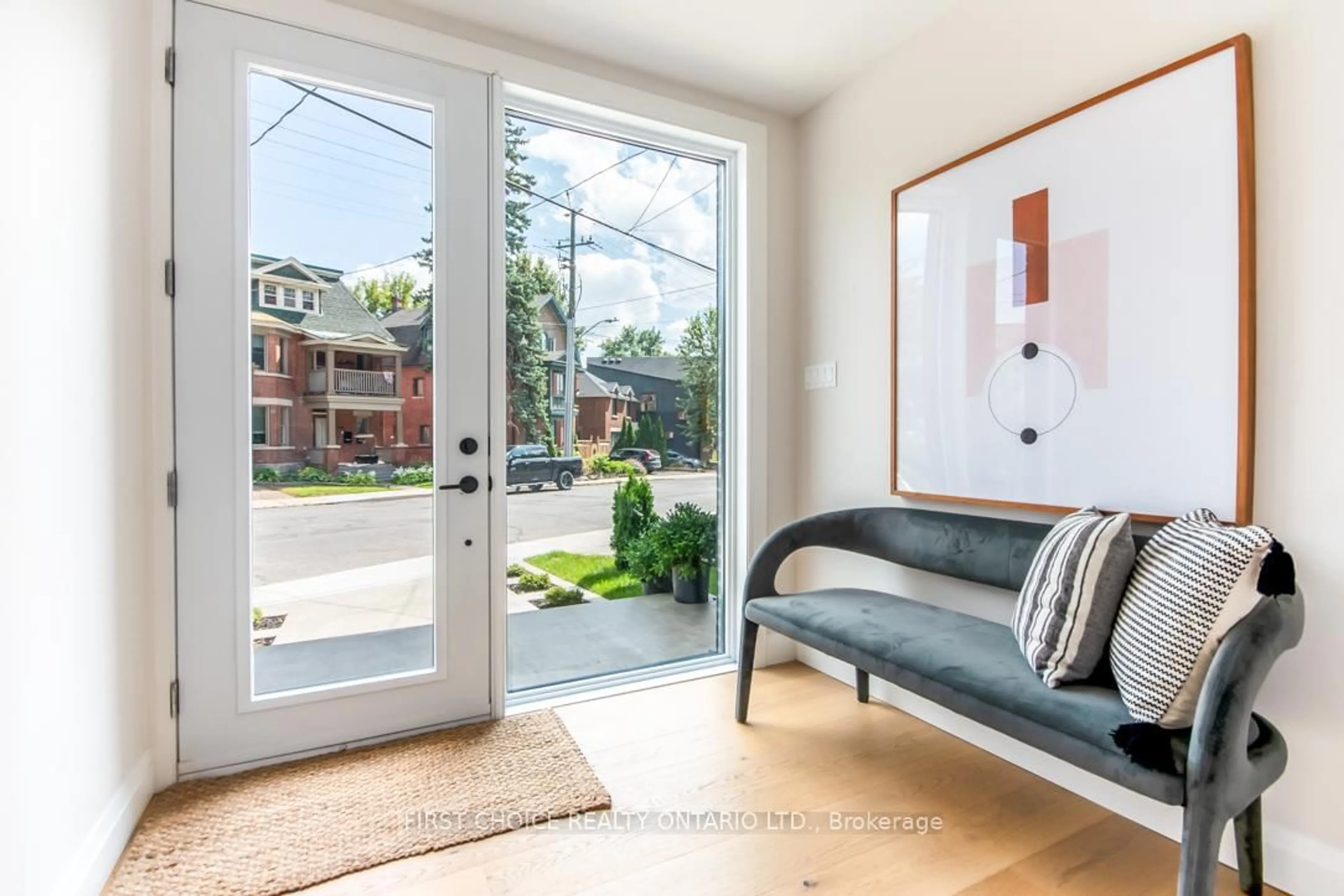 Indoor entryway for 296 Riverdale Ave, Ottawa Ontario K1S 1R1