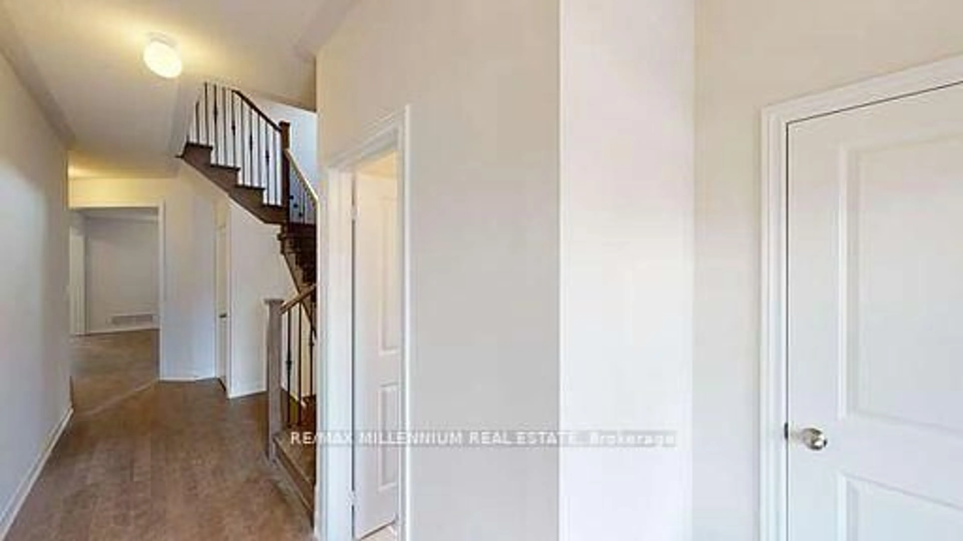 Indoor entryway for 335 Leanne Lane, Shelburne Ontario L9V 1Y3