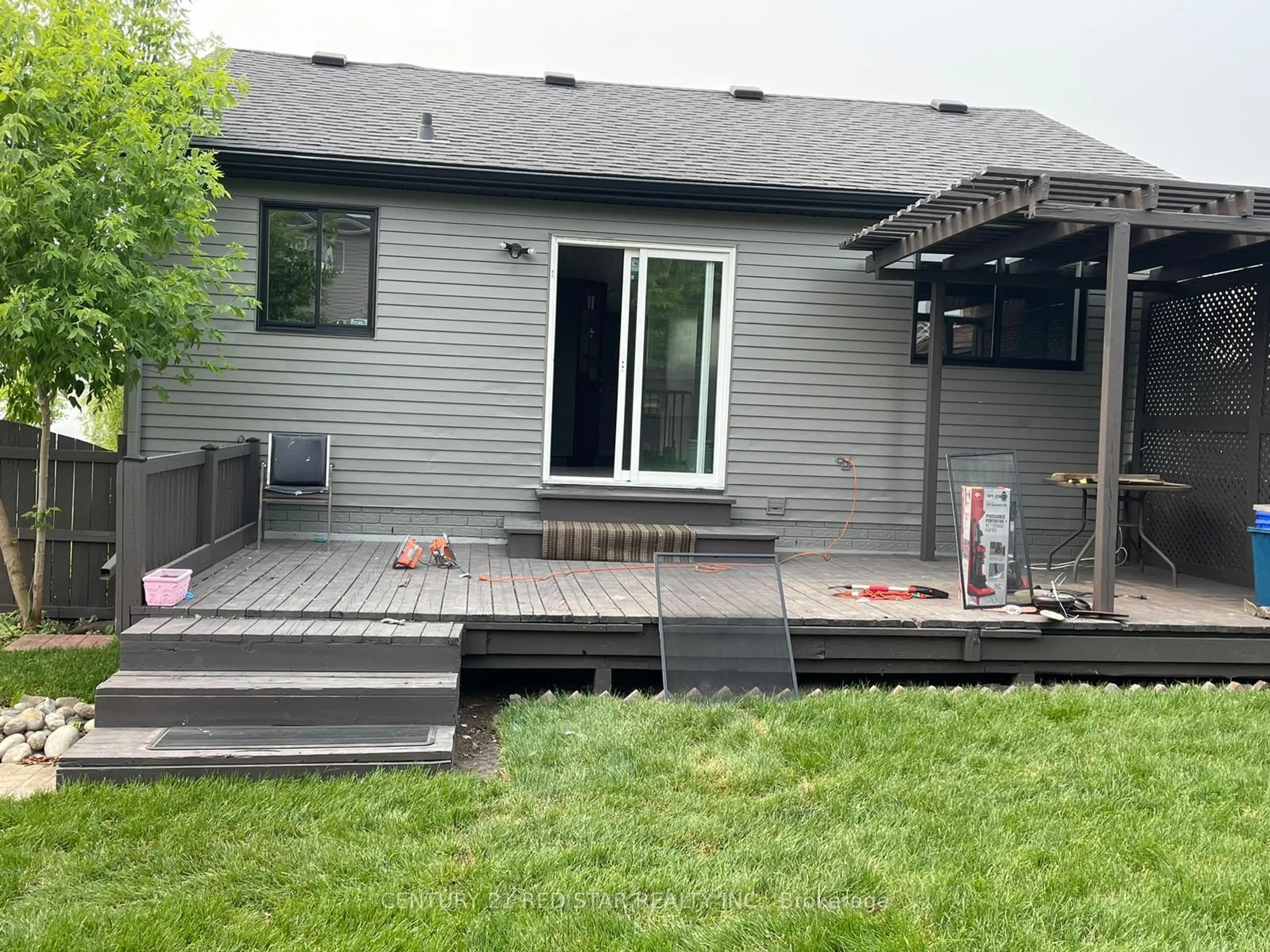 Patio, street for 134 Bankside Dr, Kitchener Ontario N2N 3E2