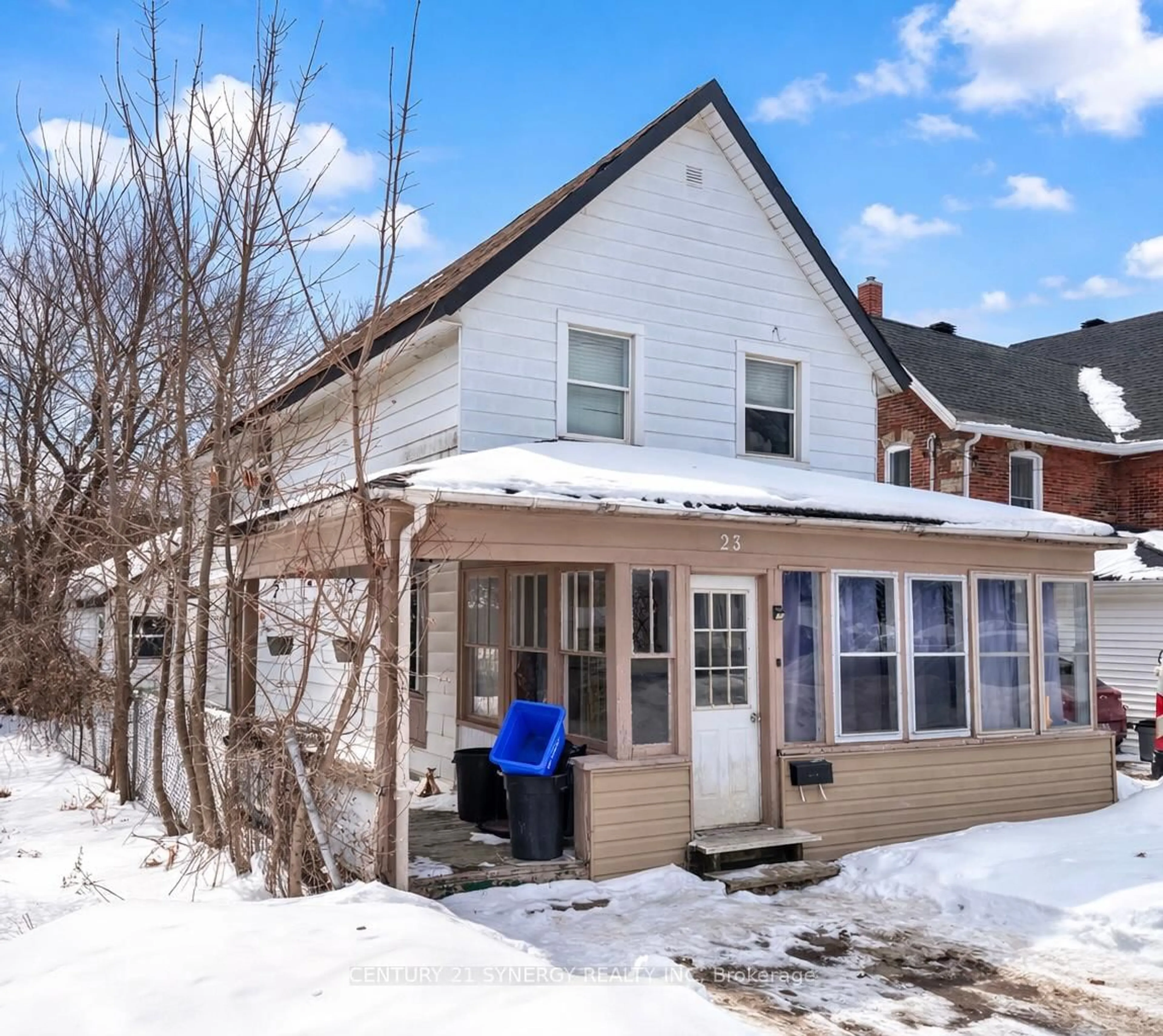 Home with vinyl exterior material, street for 23 Strathcona St, Smiths Falls Ontario K7A 1V8