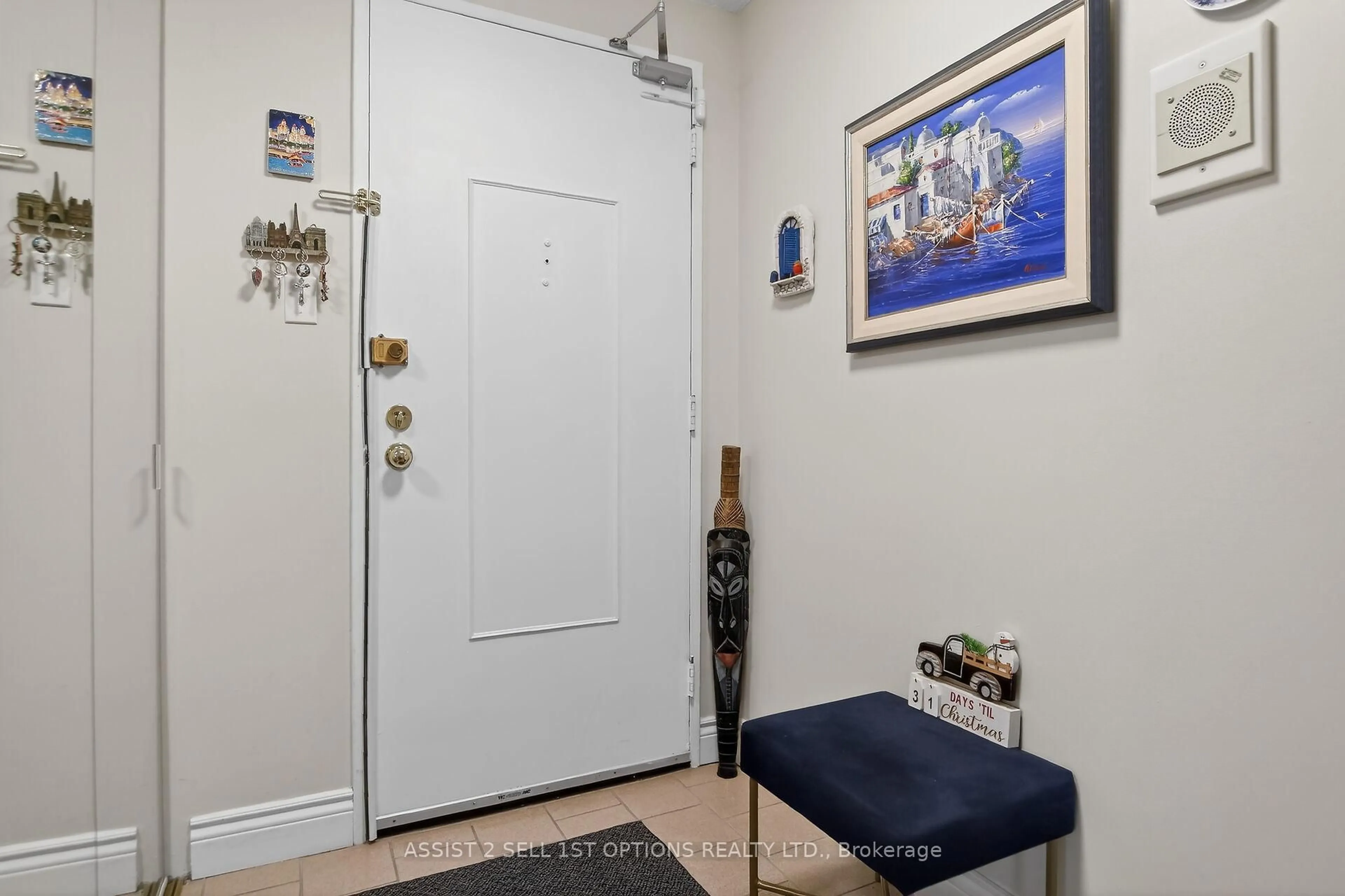 Indoor entryway for 1081 Ambleside Dr #103, Ottawa Ontario K2B 8C8