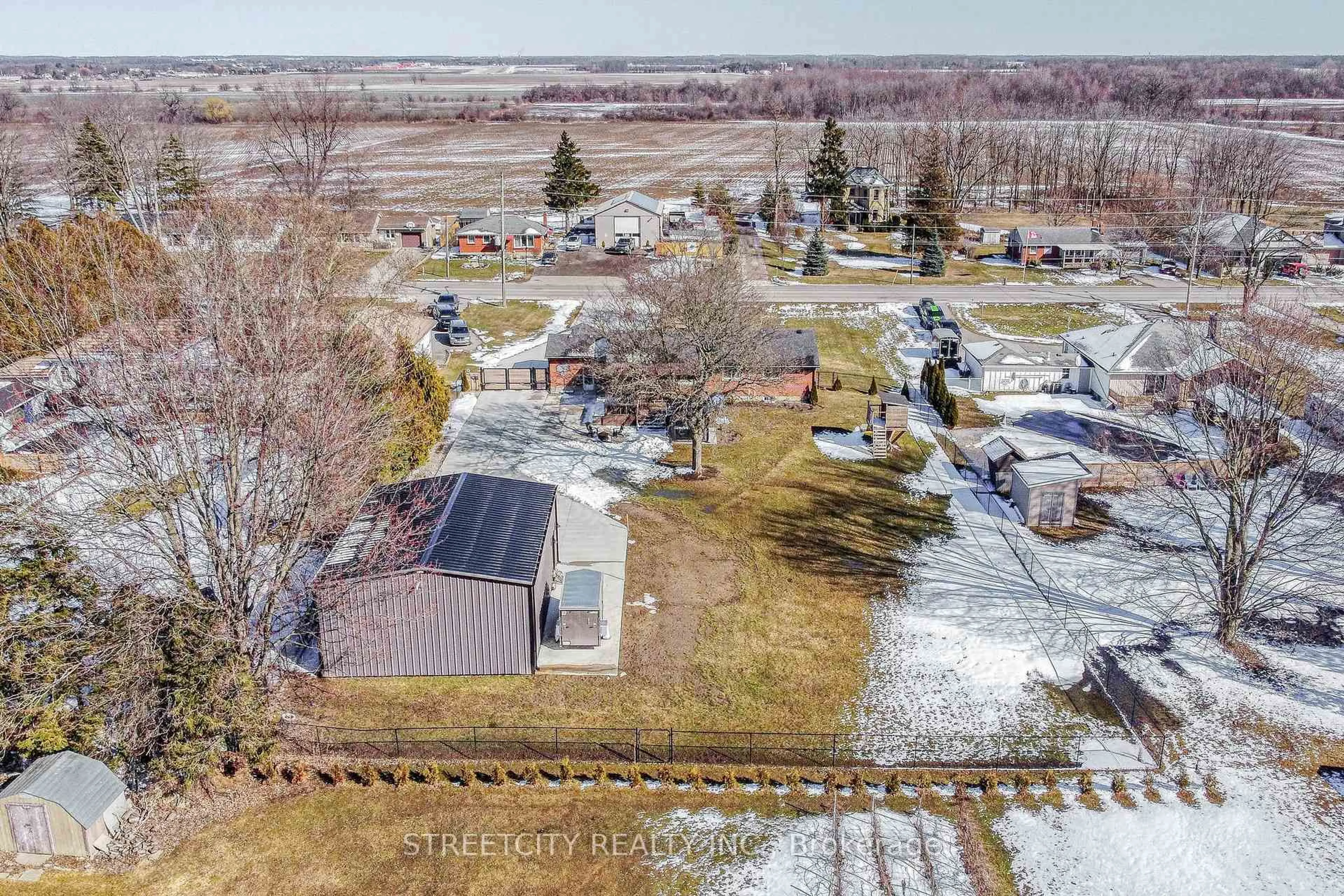 A pic from outside/outdoor area/front of a property/back of a property/a pic from drone, water/lake/river/ocean view for 183 Centennial Ave, Central Elgin Ontario N5R 5B3