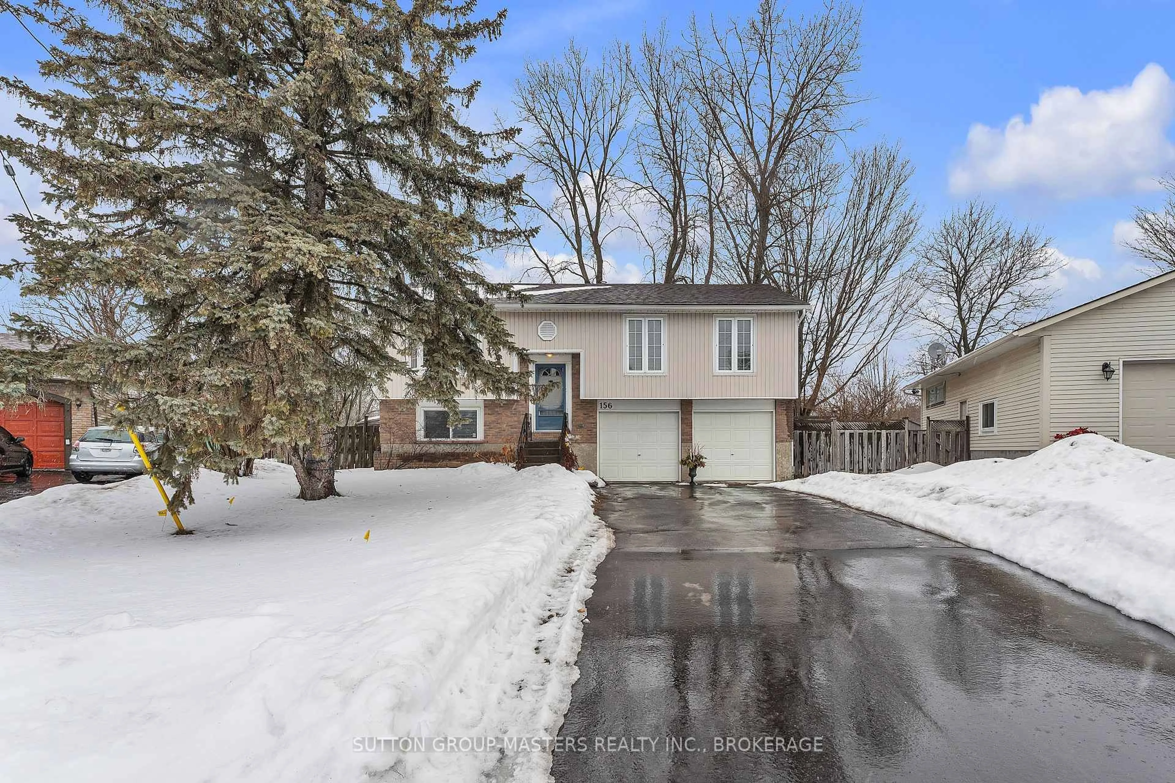 A pic from outside/outdoor area/front of a property/back of a property/a pic from drone, street for 156 Pruyn Cres, Bath Ontario K0H 1G0