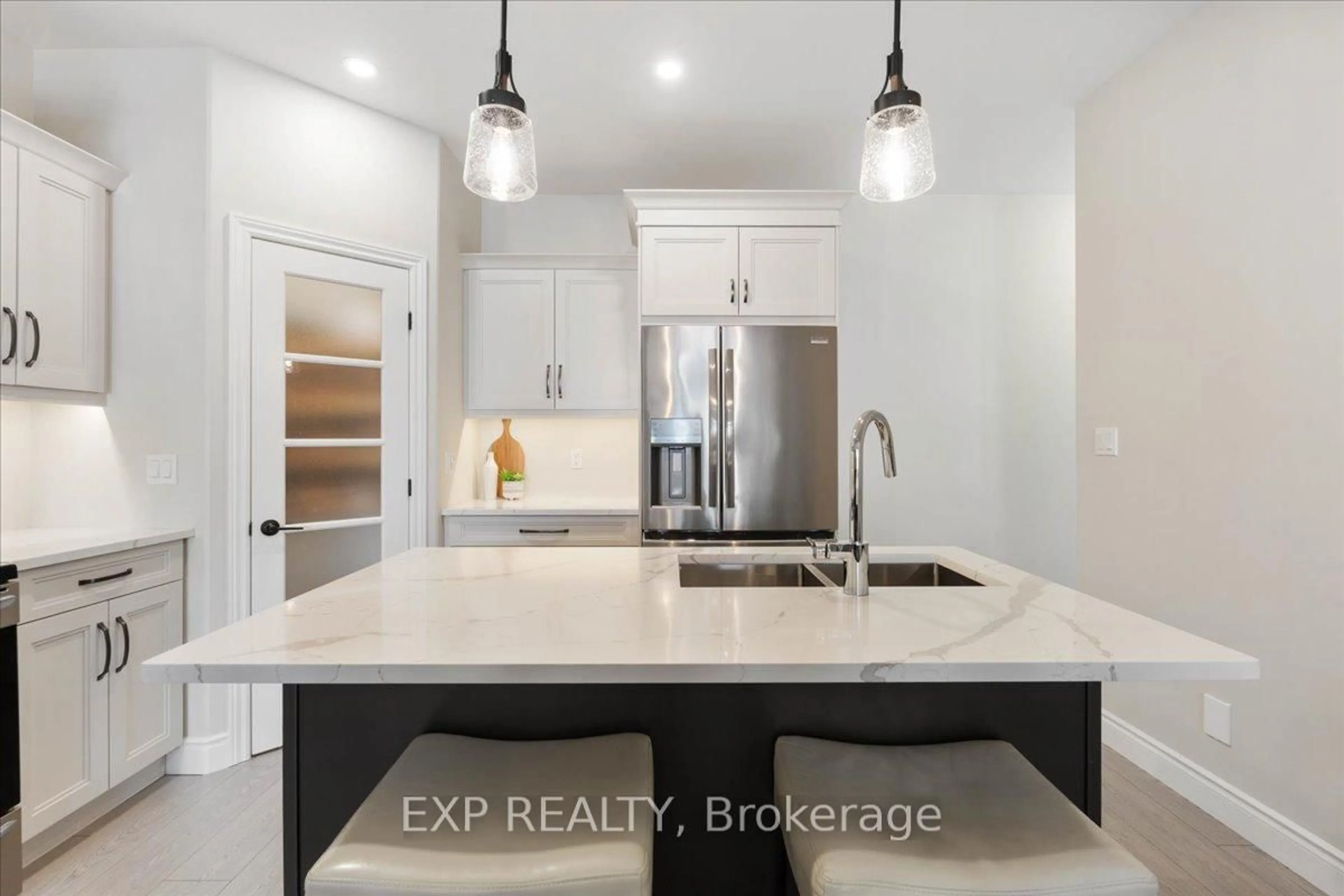 Open concept kitchen, ceramic/tile floor for 30 Raycroft Dr, Belleville Ontario K8N 0R4