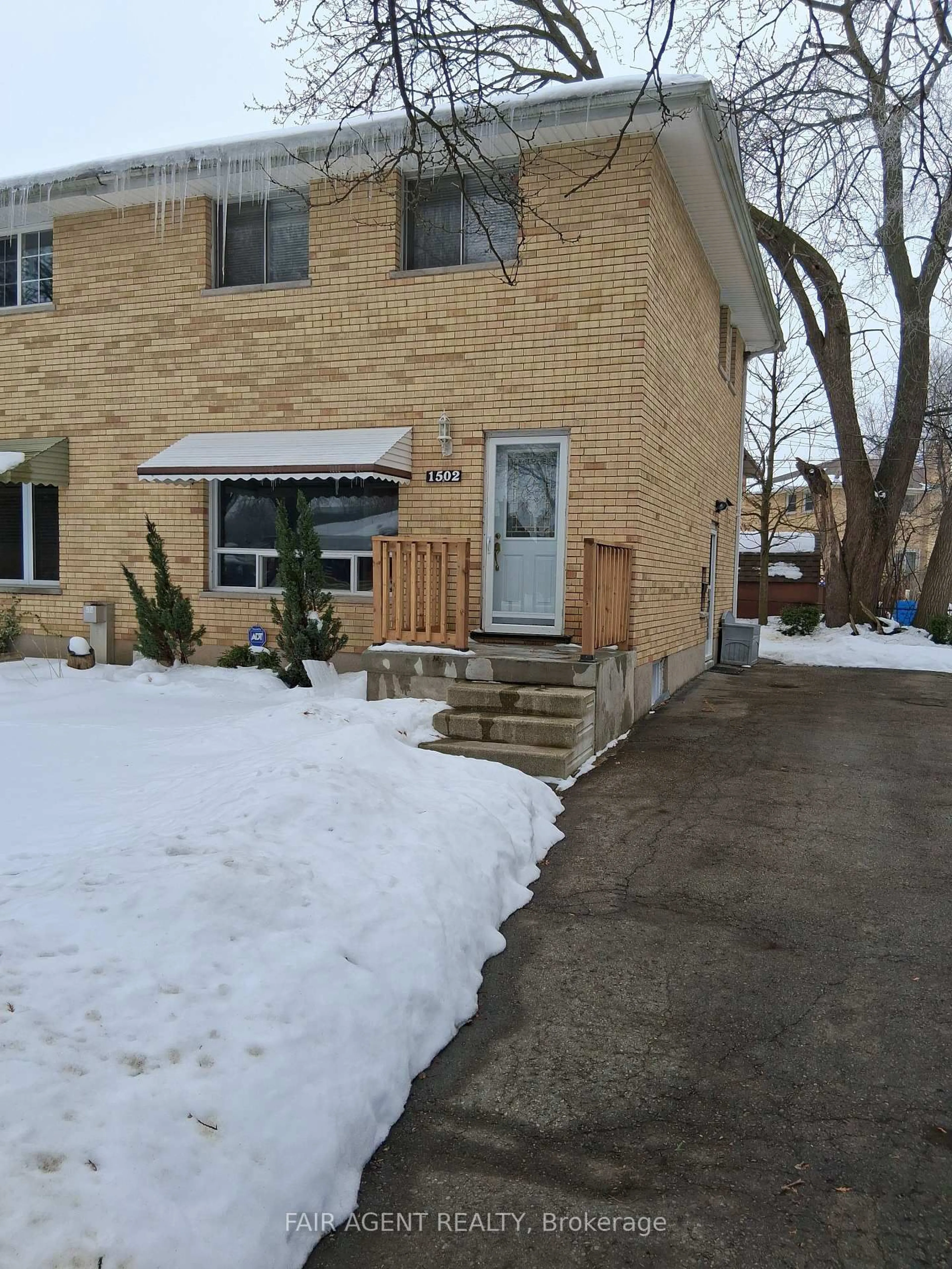 Unknown for 1502 Beckworth Ave, London East Ontario N5V 2K7