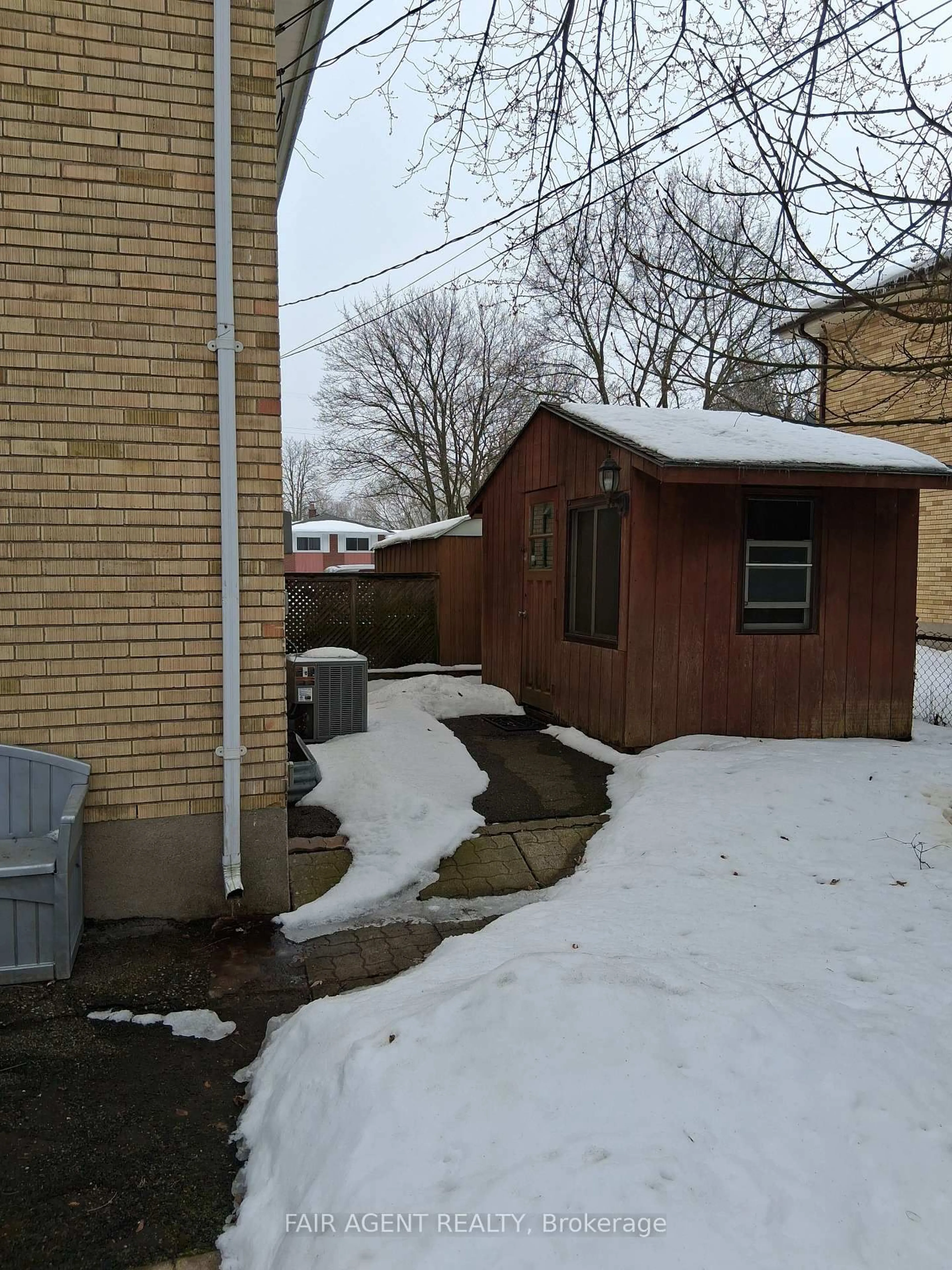 Shed for 1502 Beckworth Ave, London East Ontario N5V 2K7