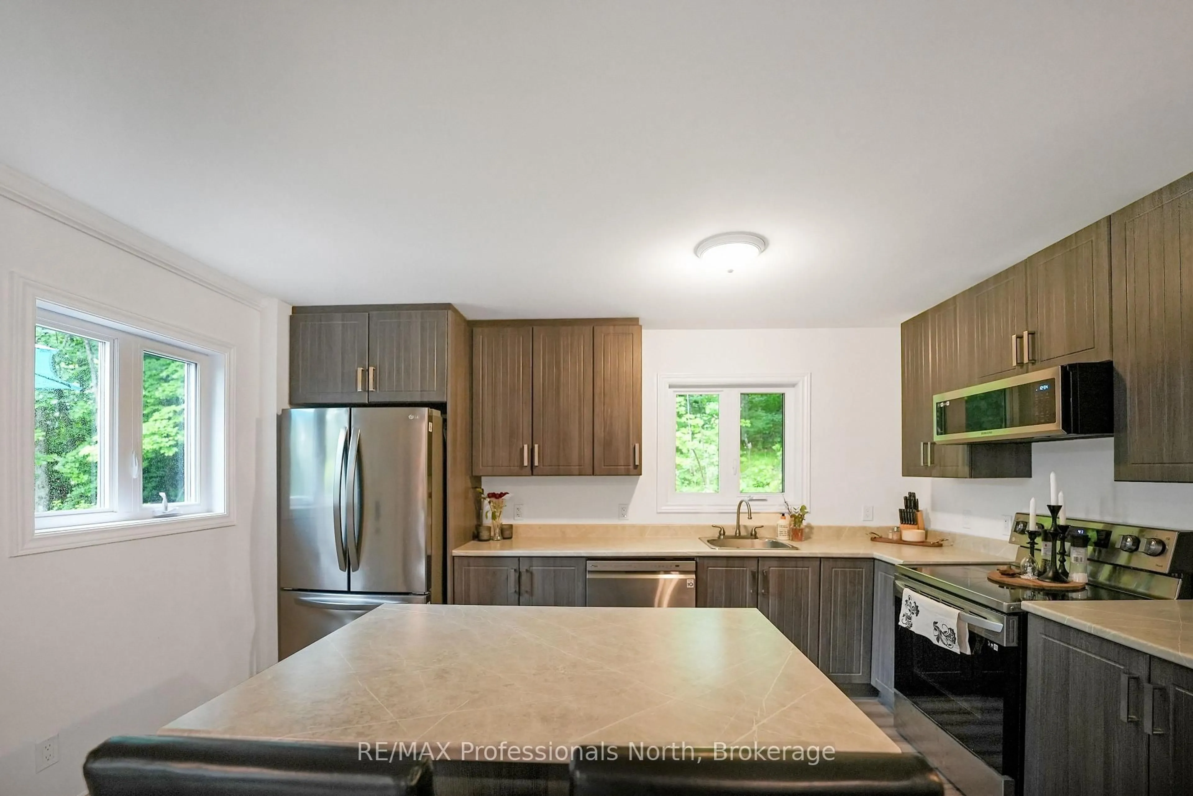 Standard kitchen, unknown for 1065 Henderson's Rd, Minden Hills Ontario K0M 2S0