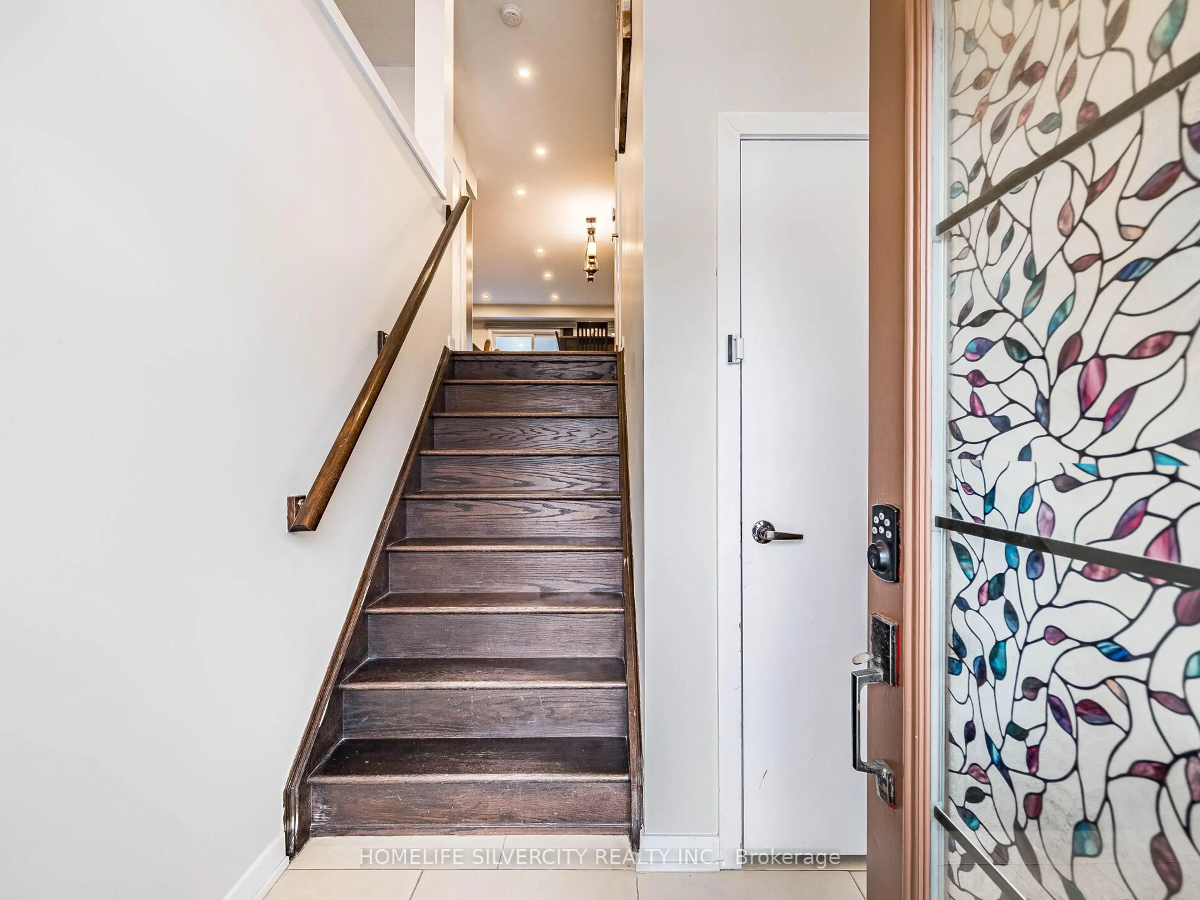 Unknown for 98 Crafter Cres, Hamilton Ontario L8J 2V5