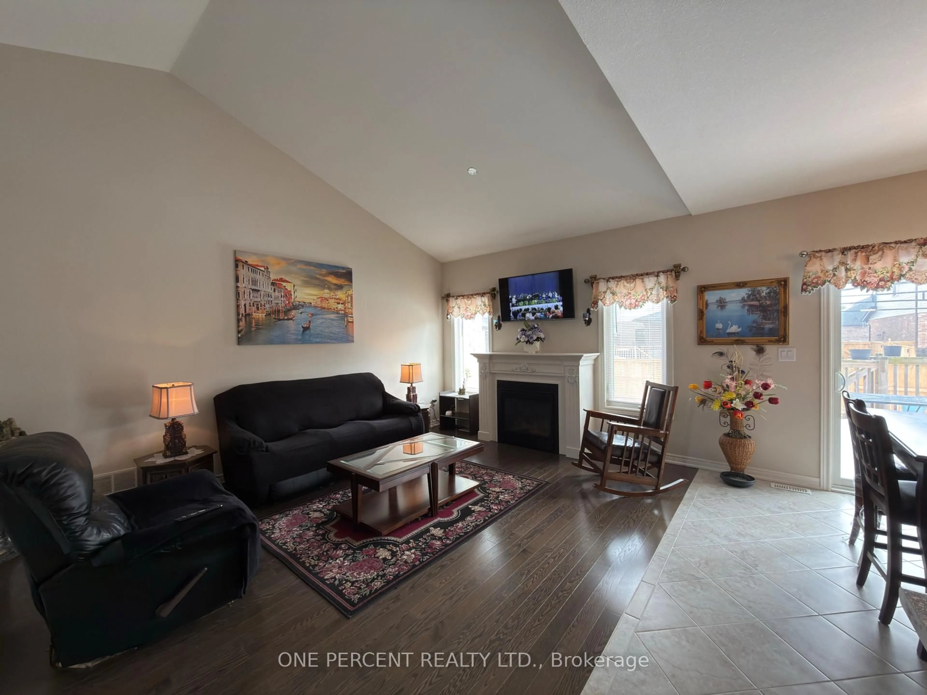 Living room with furniture, unknown for 9424 Shoveller Dr, Niagara Falls Ontario L2G 7T3