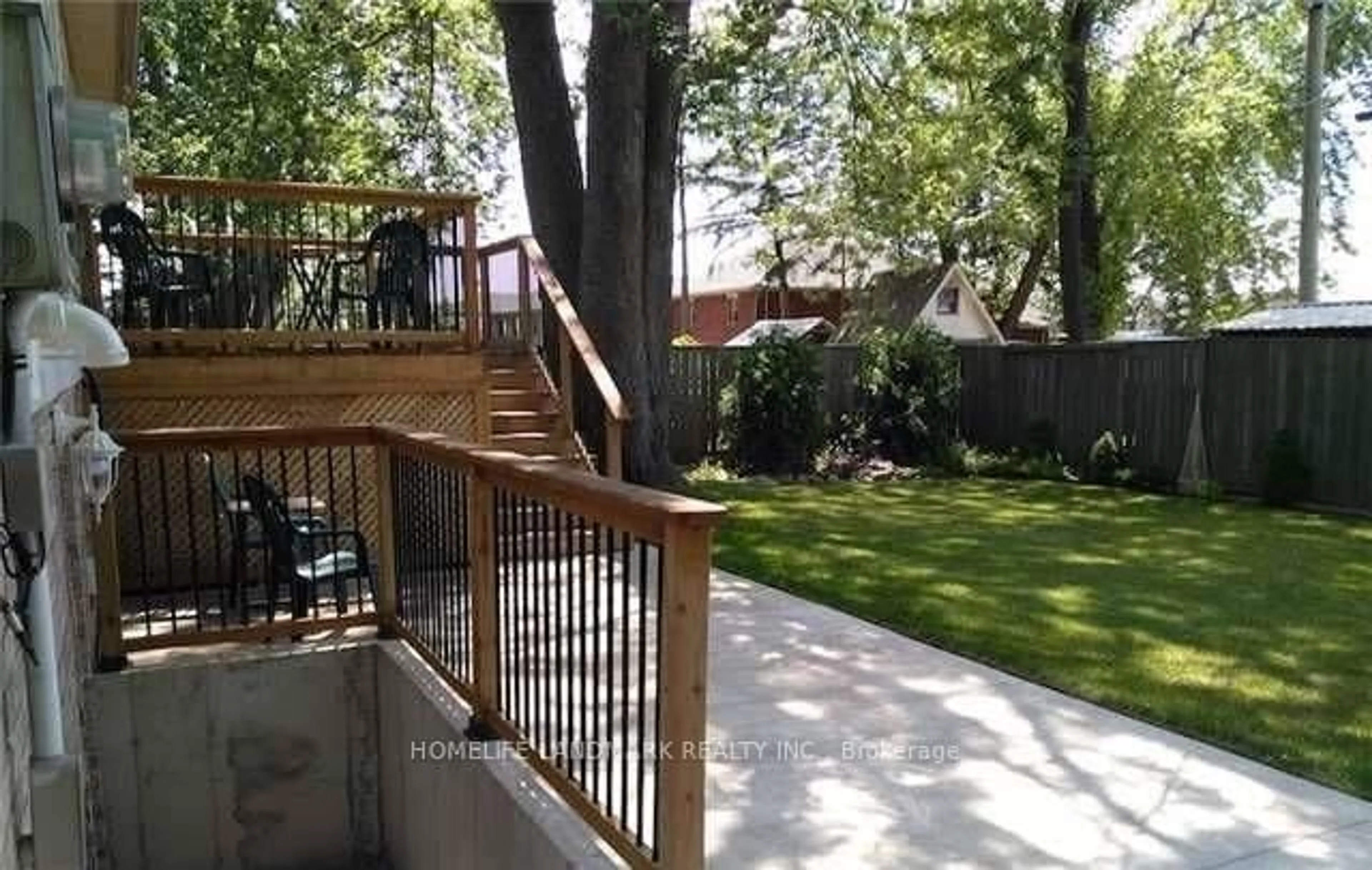 Patio, street for 1855 Dominion Blvd, Windsor Ontario N9B 3H8