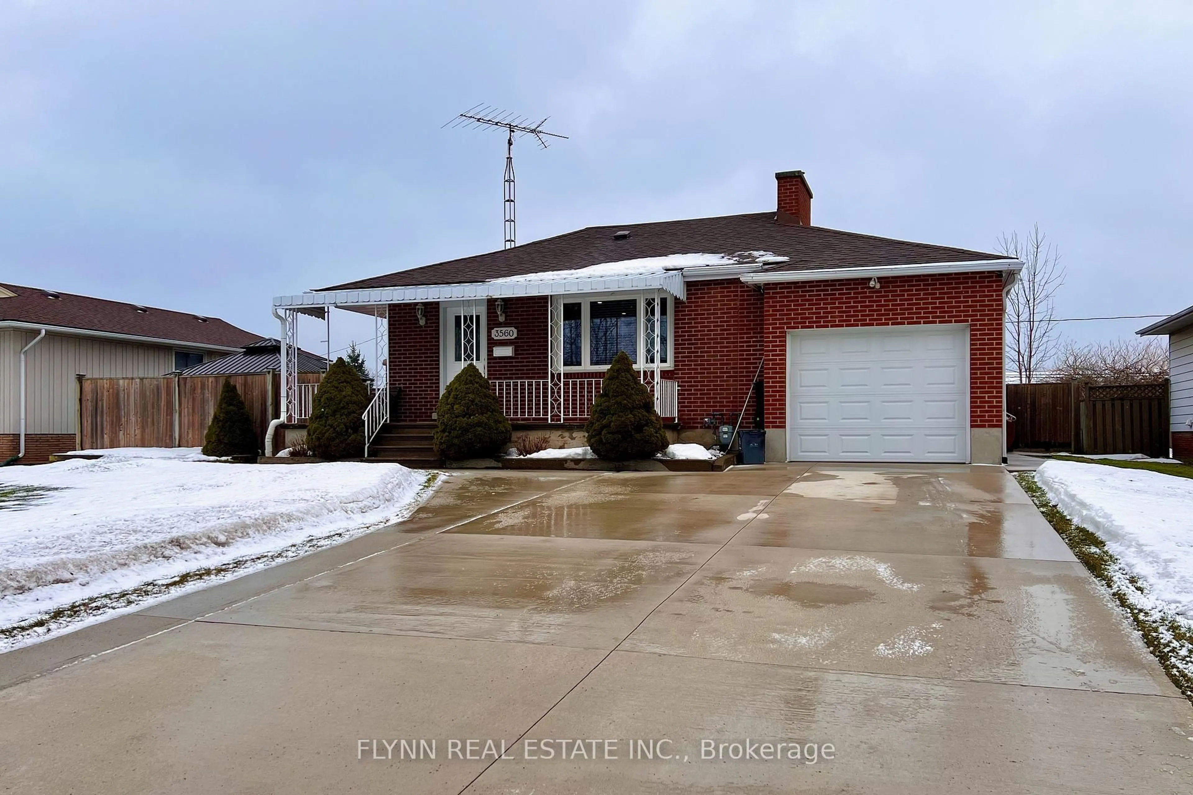 Home with brick exterior material, street for 3560 RAPIDS VIEW Dr, Niagara Falls Ontario L2G 6C4
