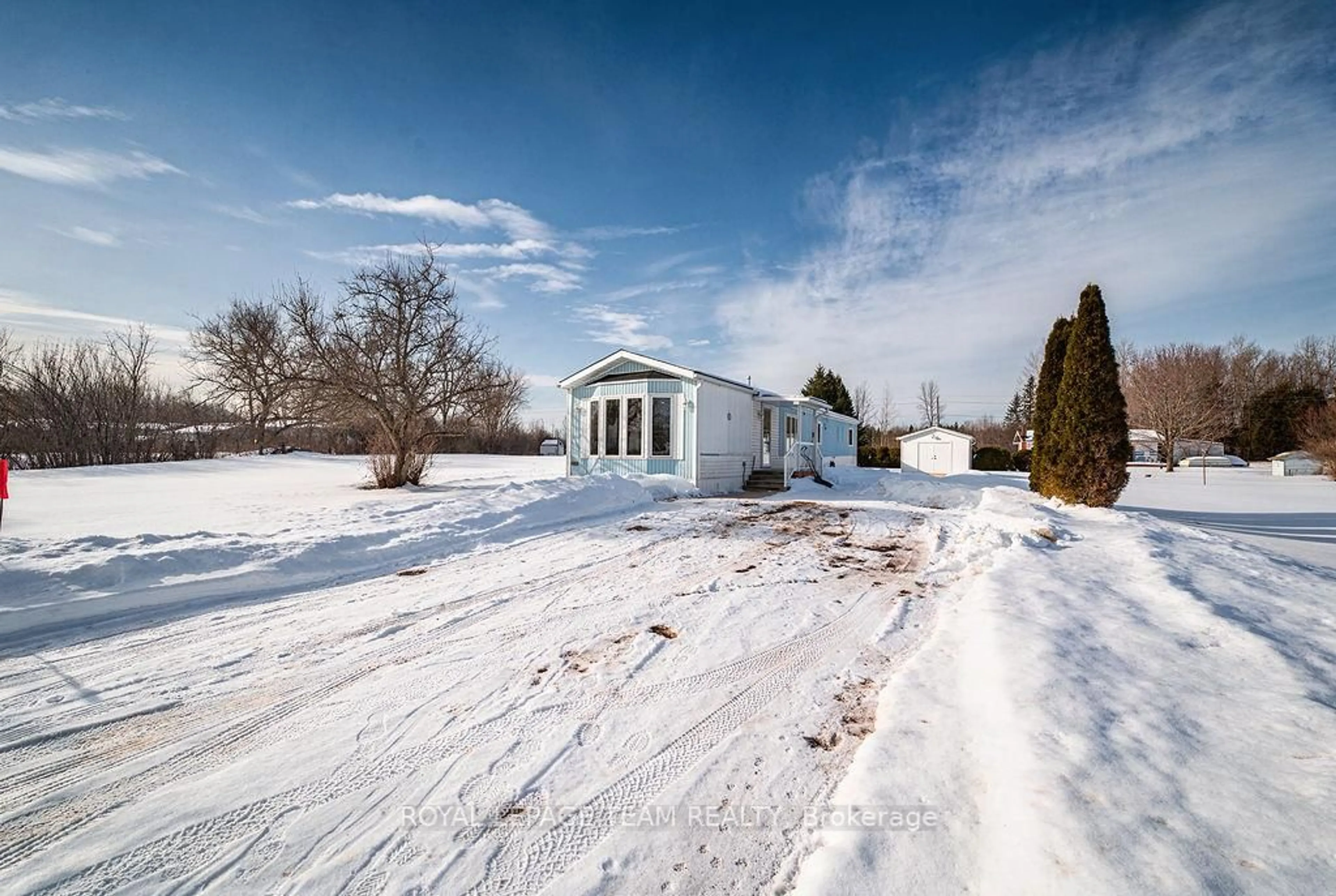 A pic from outside/outdoor area/front of a property/back of a property/a pic from drone, unknown for 46 Sunset Lane, Renfrew Ontario K7V 0A5