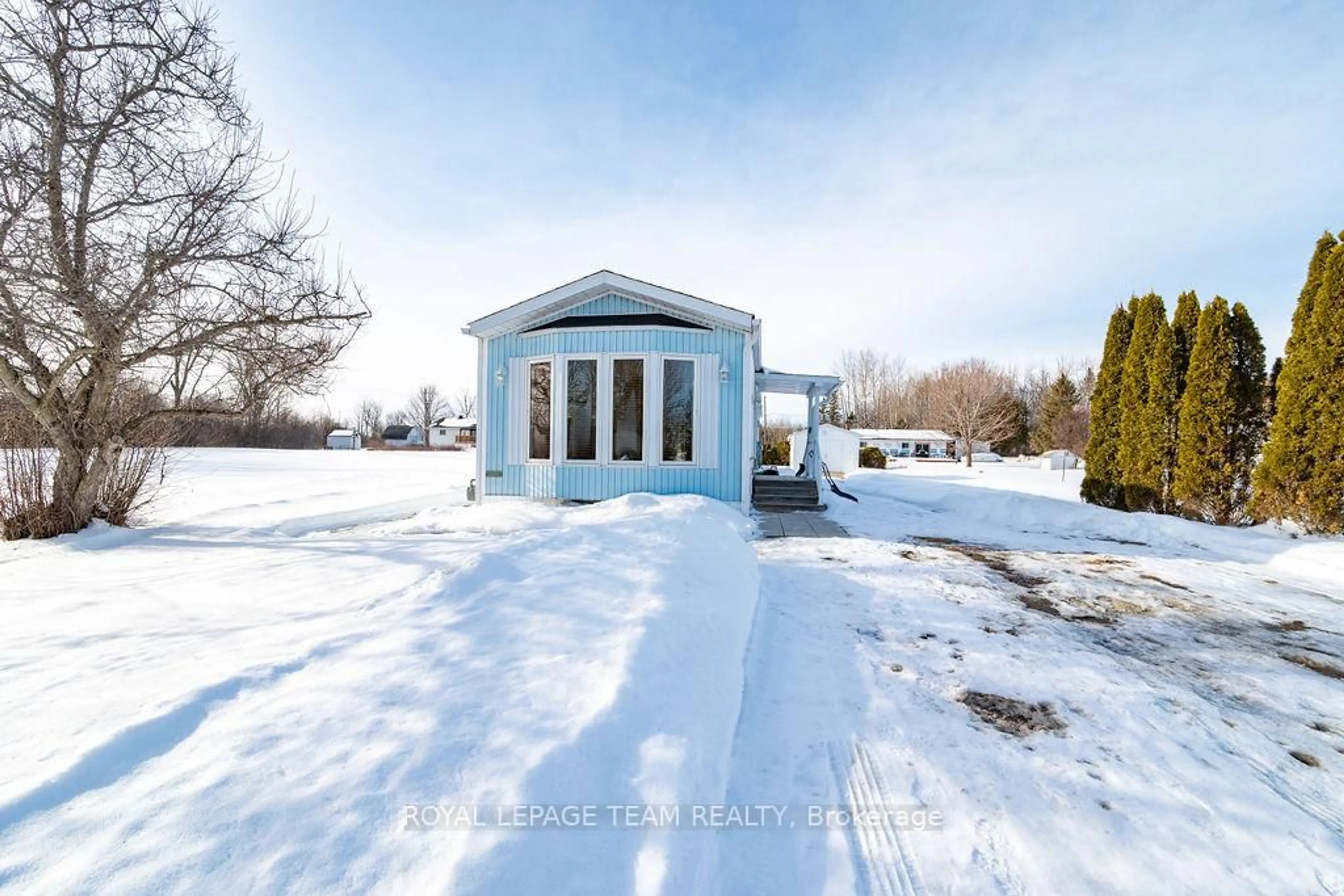 A pic from outside/outdoor area/front of a property/back of a property/a pic from drone, unknown for 46 Sunset Lane, Renfrew Ontario K7V 0A5