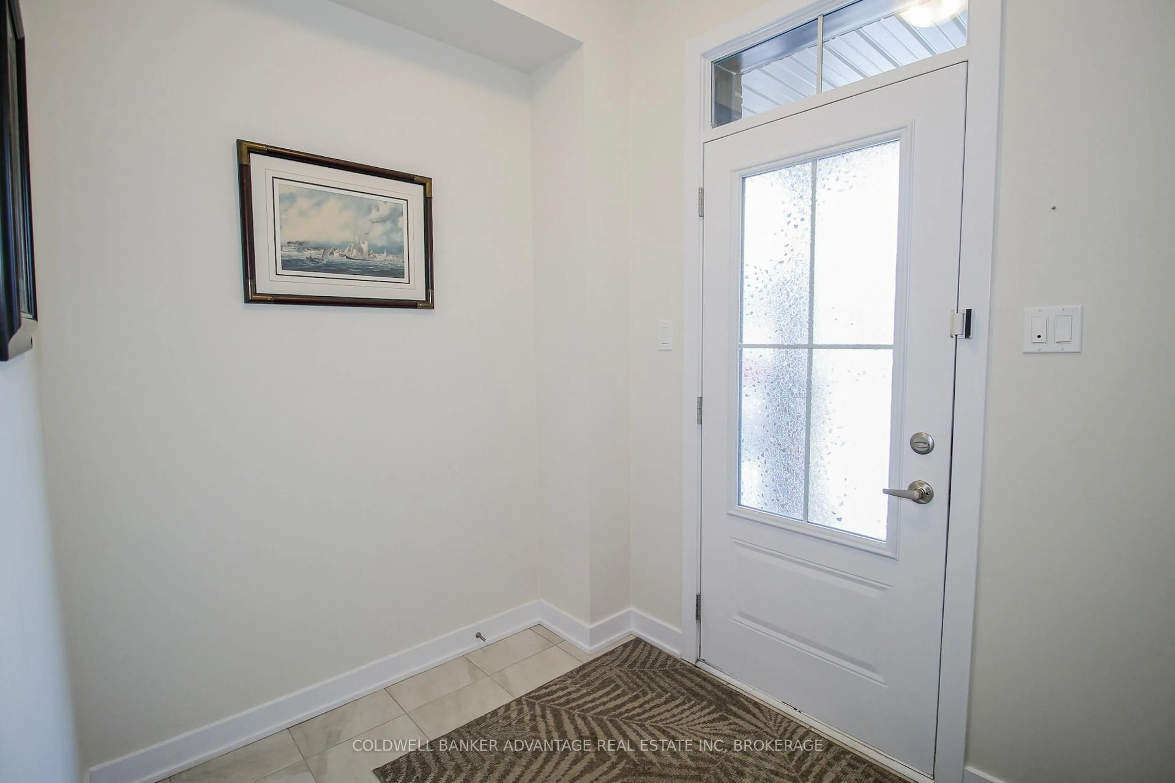 Indoor entryway for 77 Keelson St, Welland Ontario L3B 0M4
