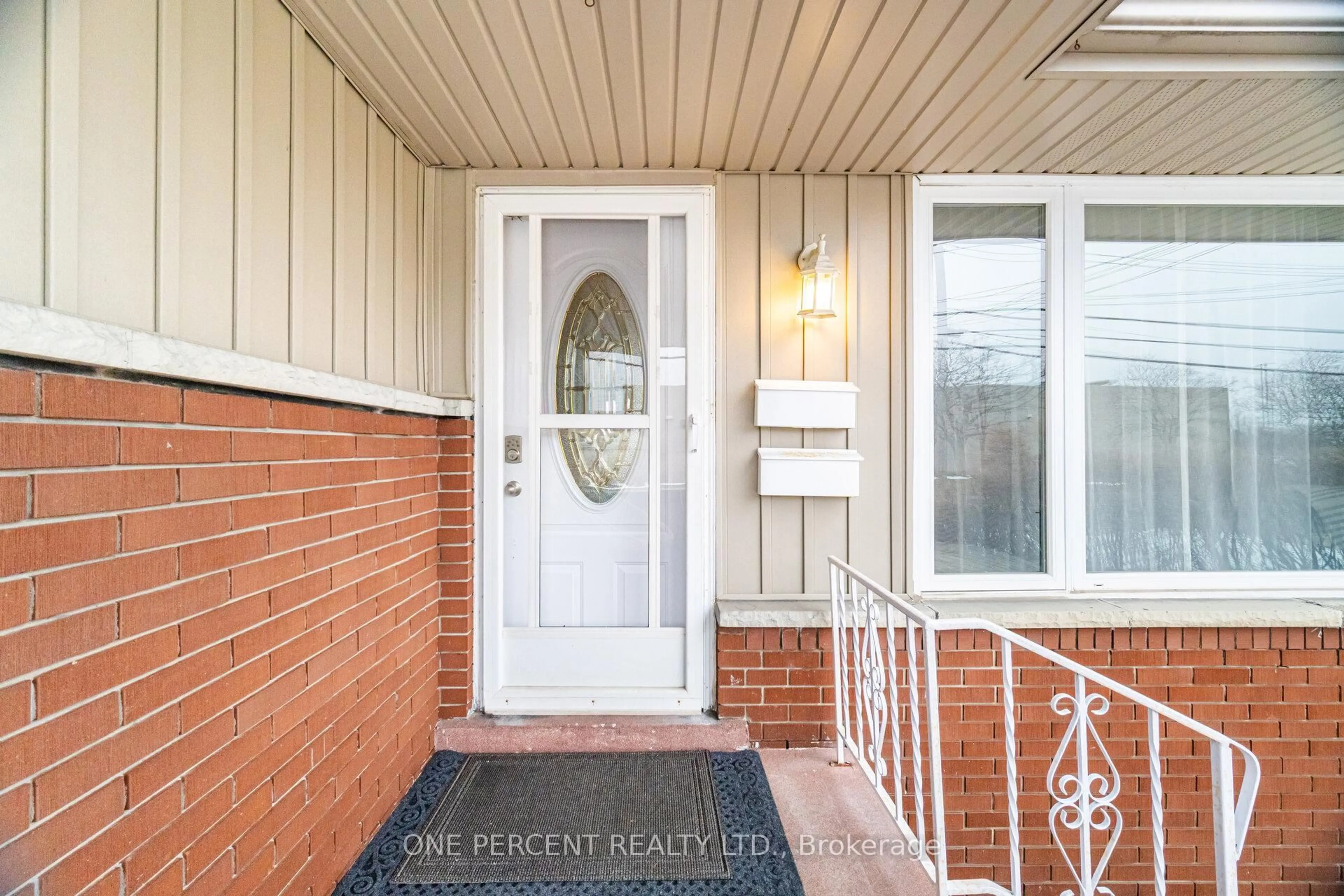 Indoor entryway for 85 Kenora Ave, Hamilton Ontario L8E 1C3