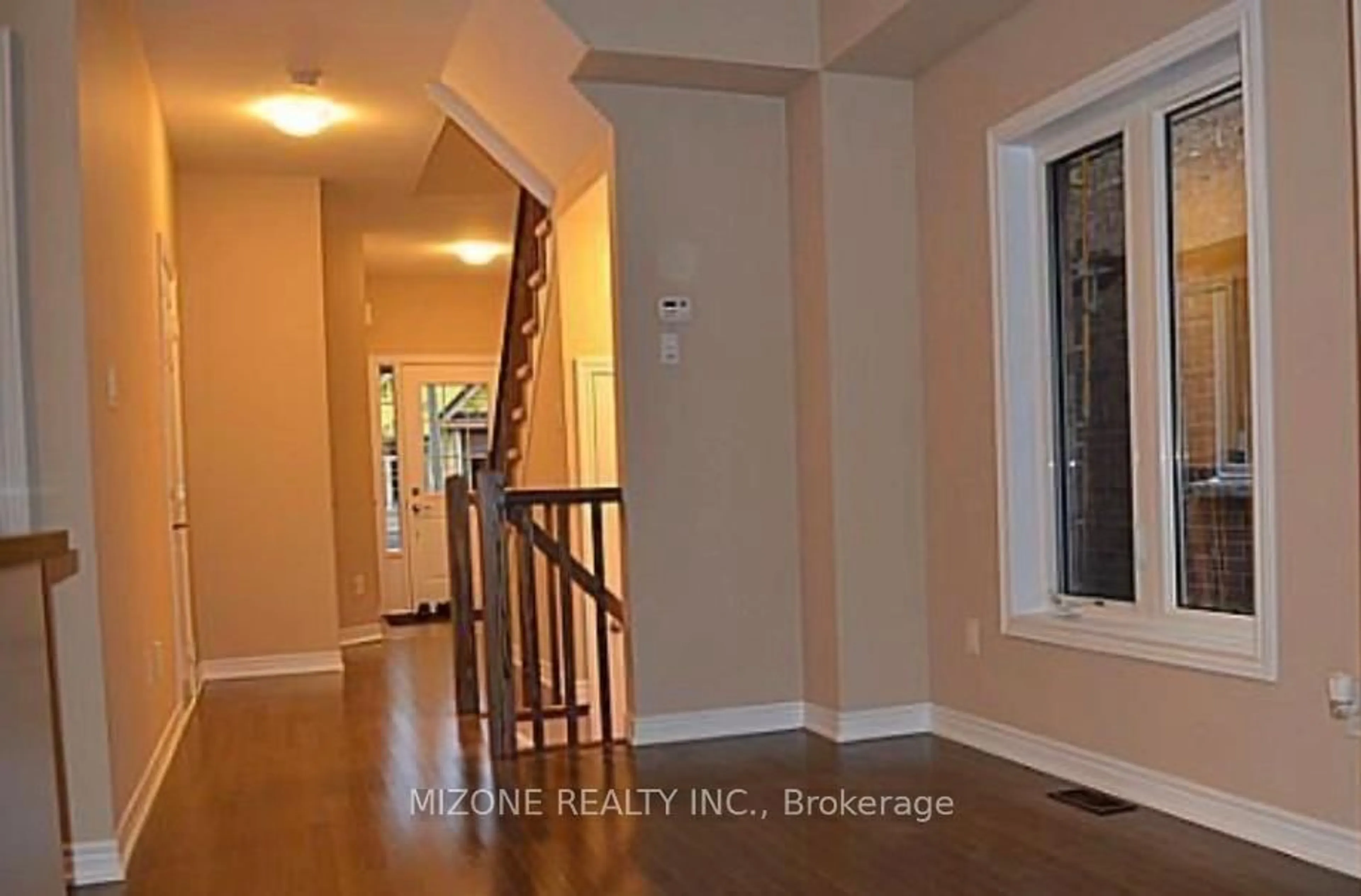 Indoor entryway for 137 Echovalley Dr, Hamilton Ontario L8J 0H1