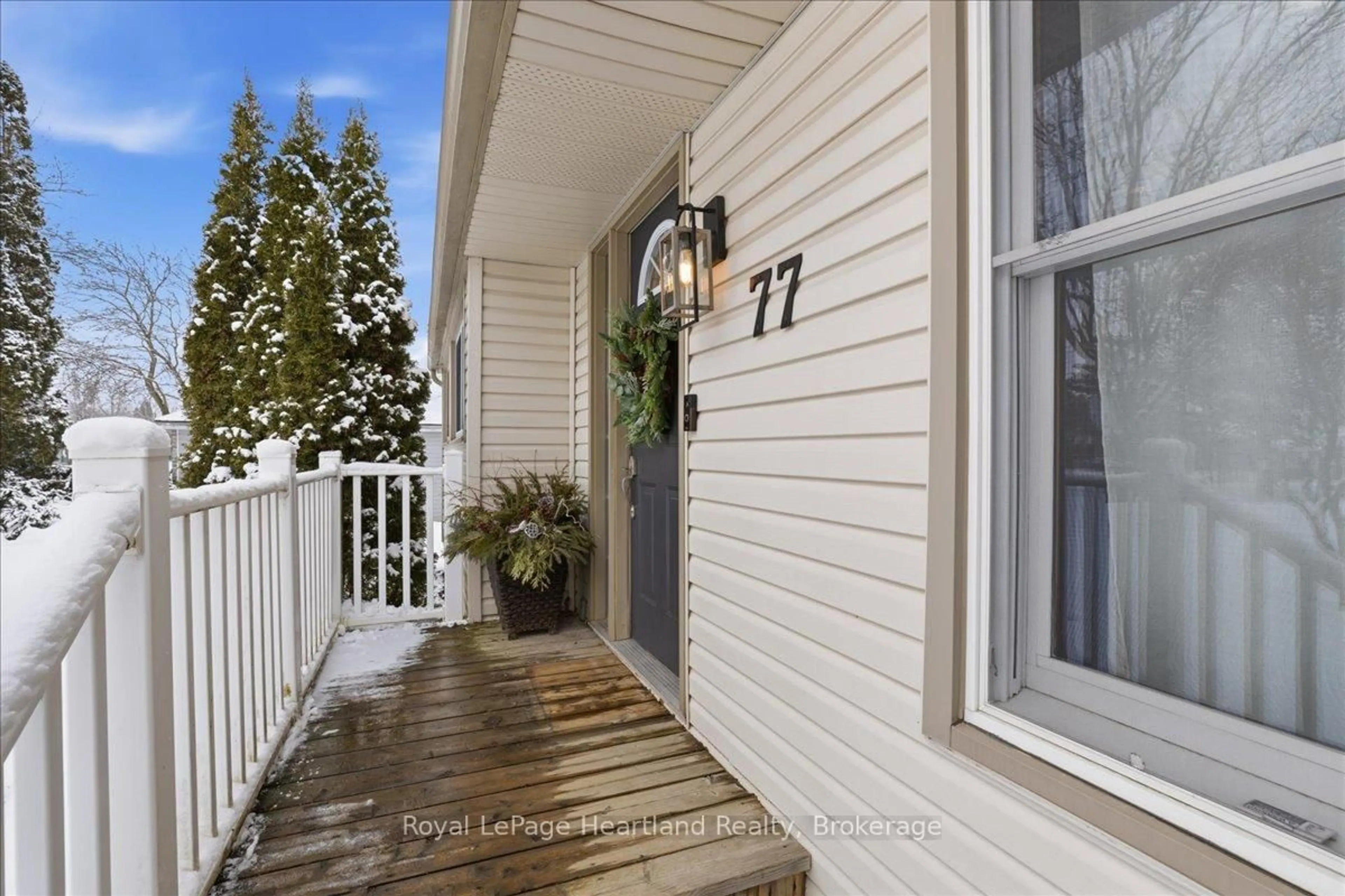 Indoor entryway for 77 Chalk St, Huron East Ontario N0K 1W0